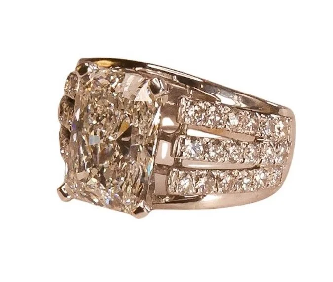 International-Diamond-Fine-Jewlery-Rings-8D3A7284.jpg