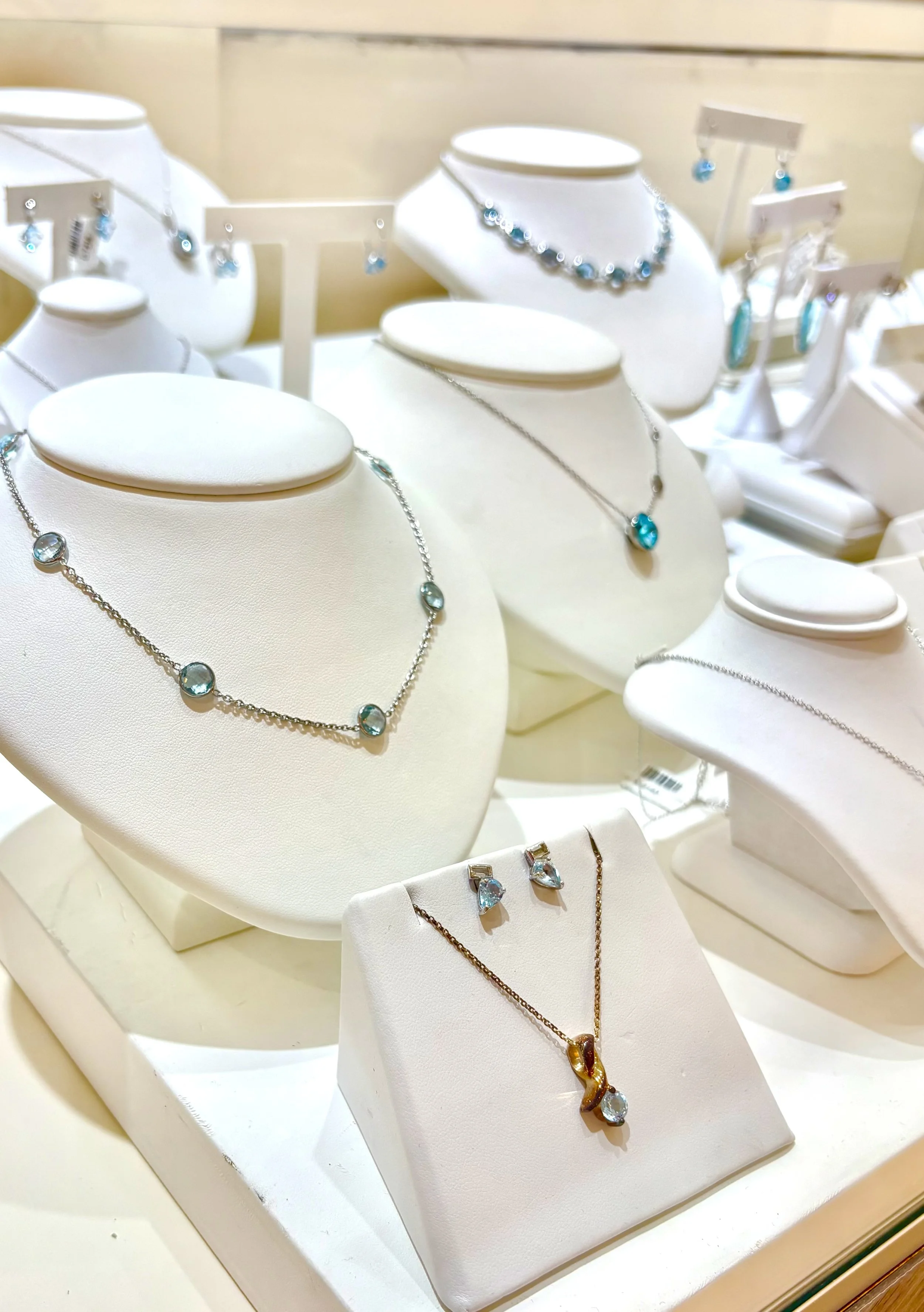 International-Diamond-Fine-Jewelry-Store-06.jpeg