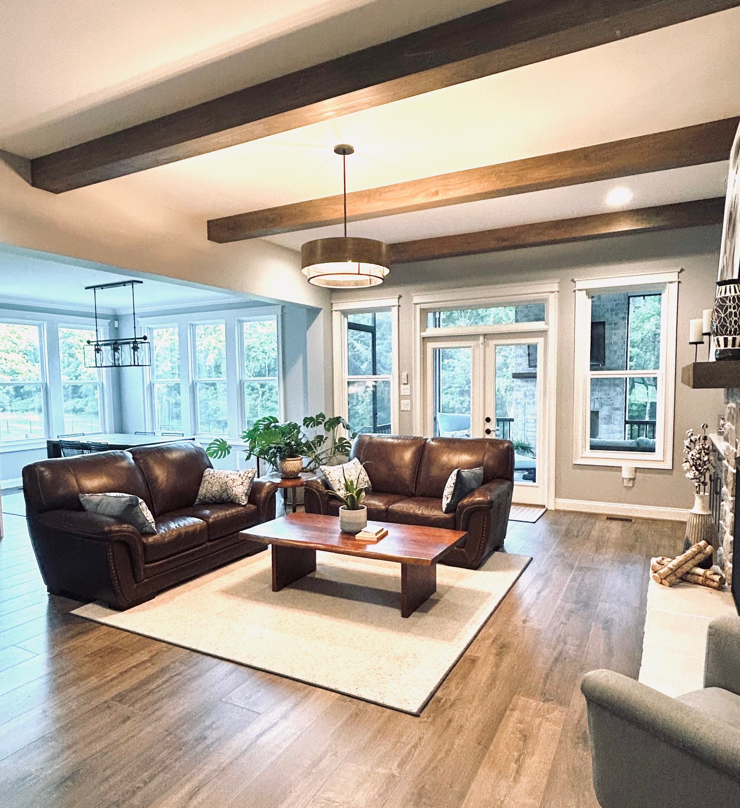 Livingroom .jpg