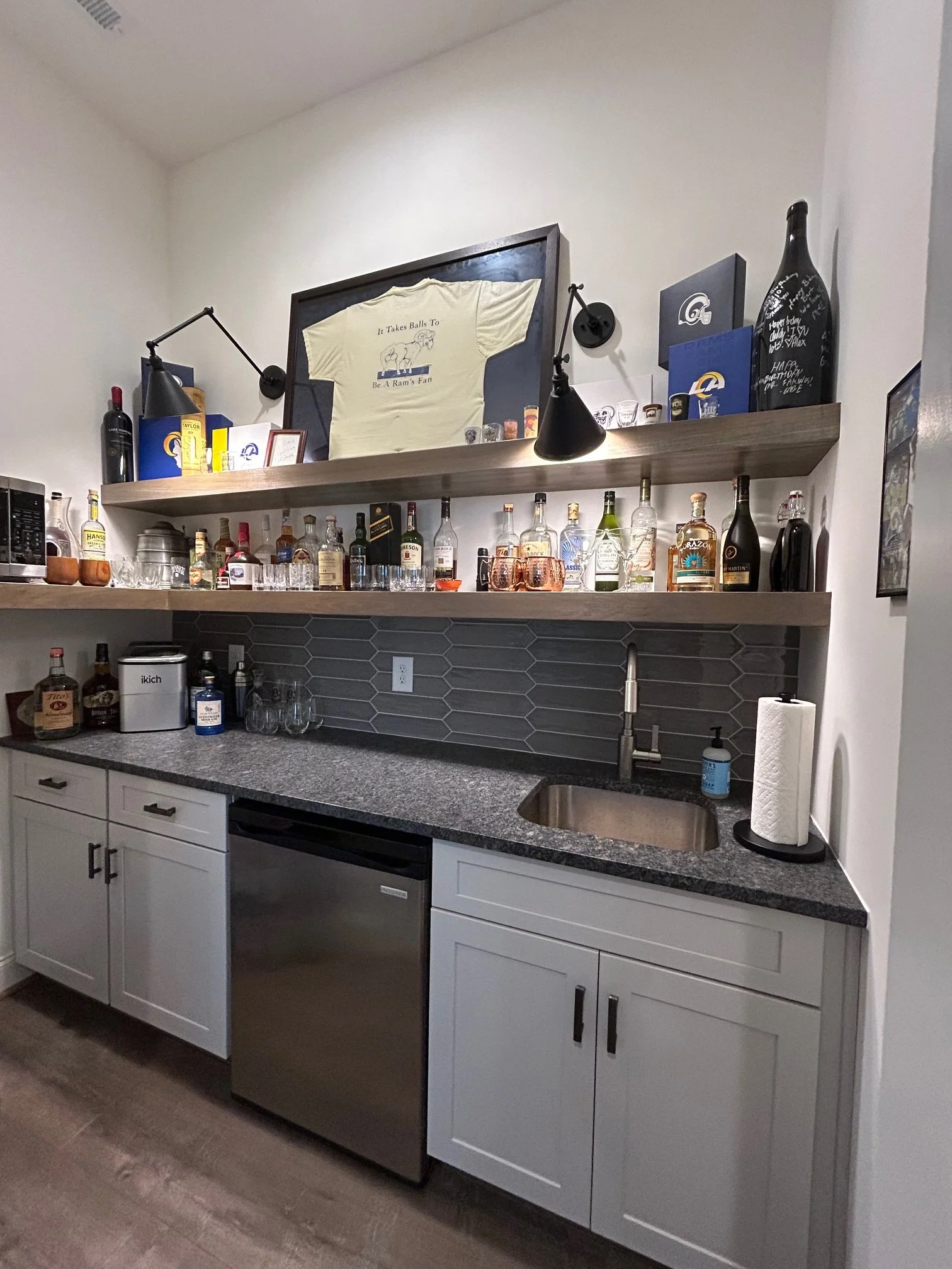 Bonus Room Bar.jpg