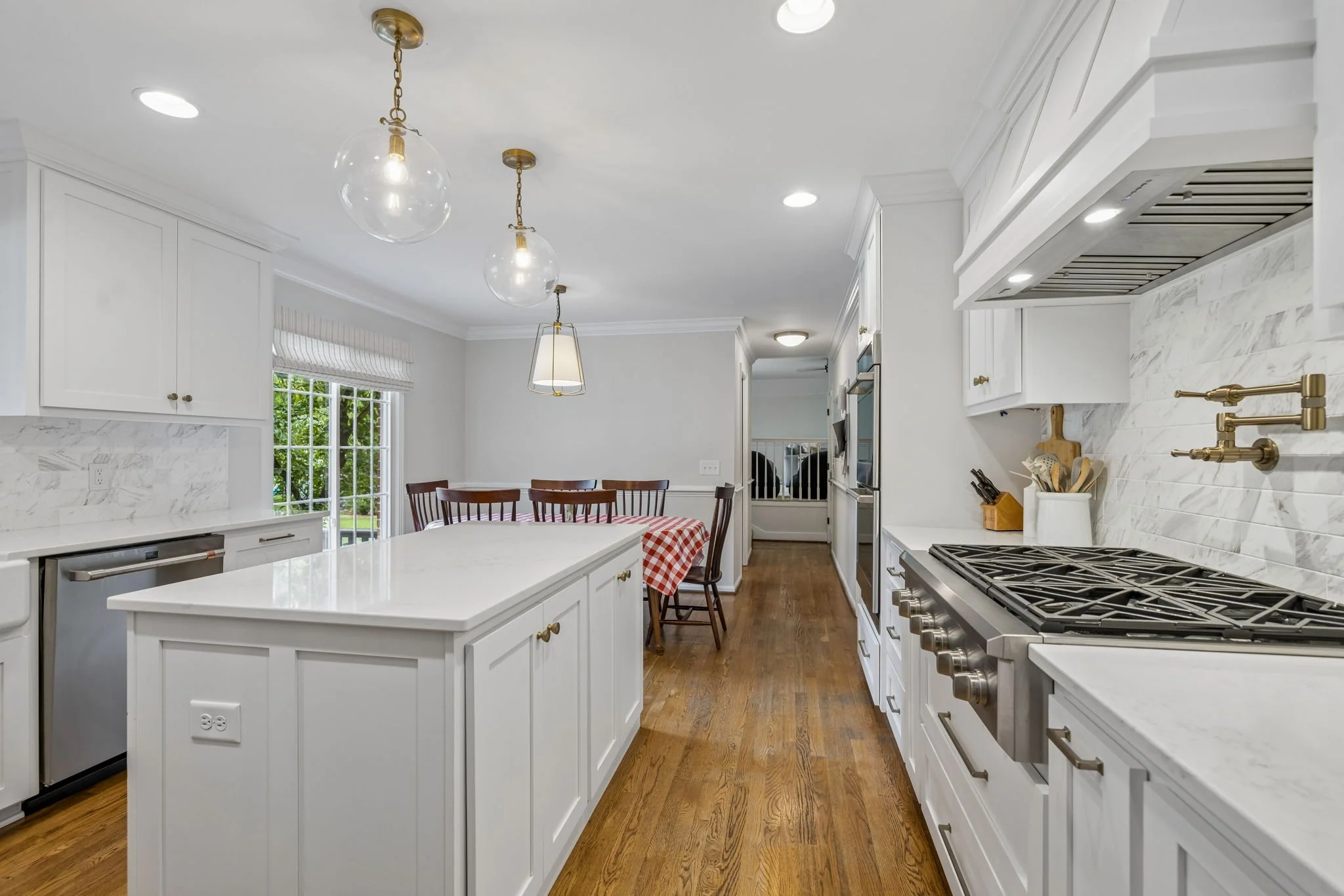 1-817 Steeplechase Dr - 001.jpg