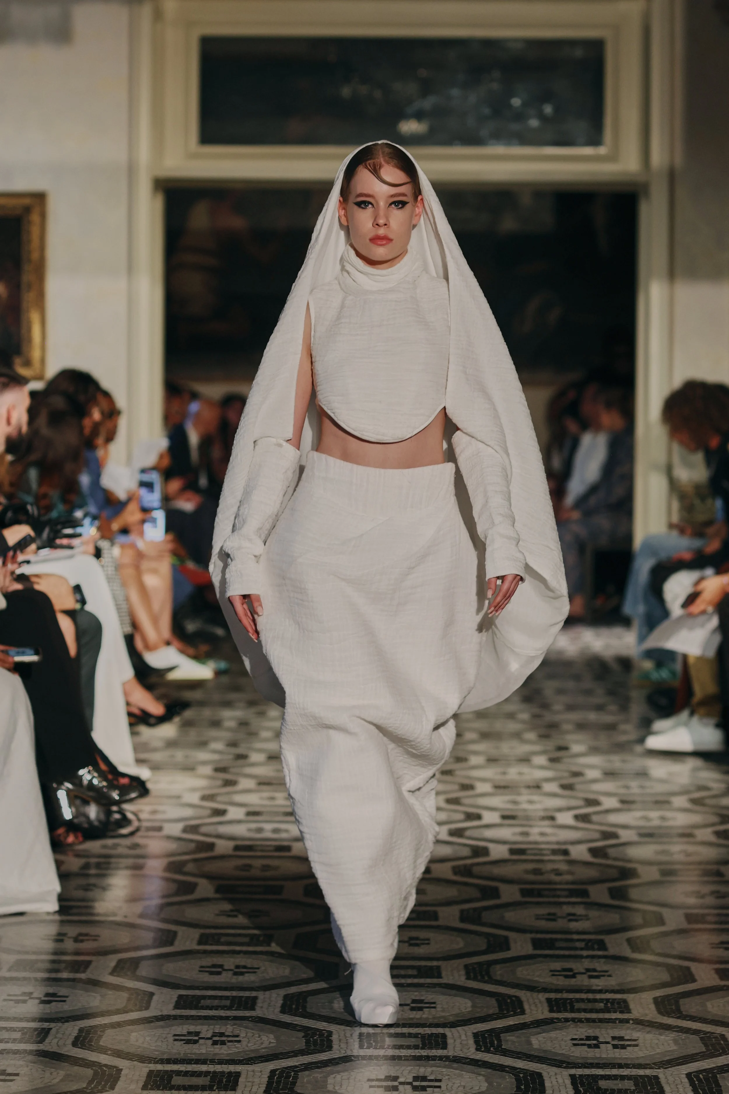 Fashion Vibes Milano presenta “NEXT CHAPTER”: quattro visioni internazionali alla Milano Fashion Week