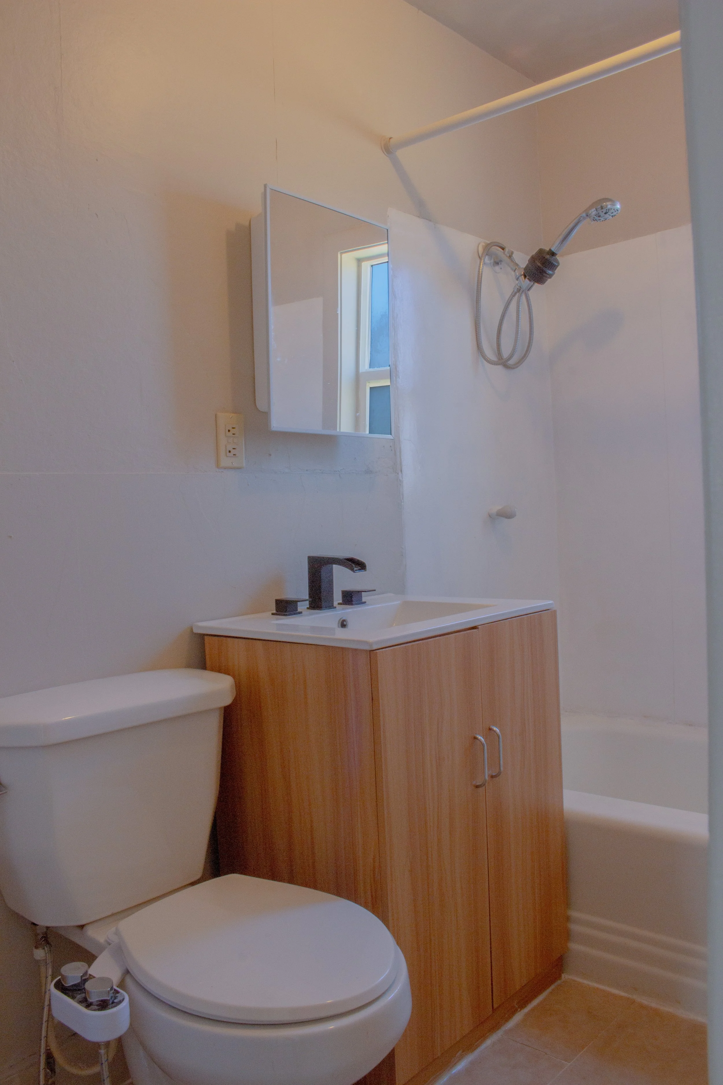 410 Beech St._Bathroom.jpg