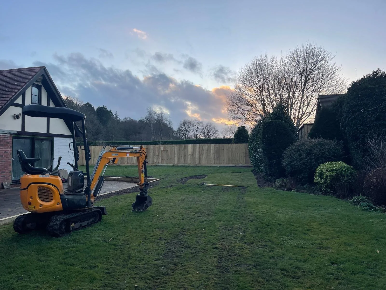 1 Tonne Mini Digger