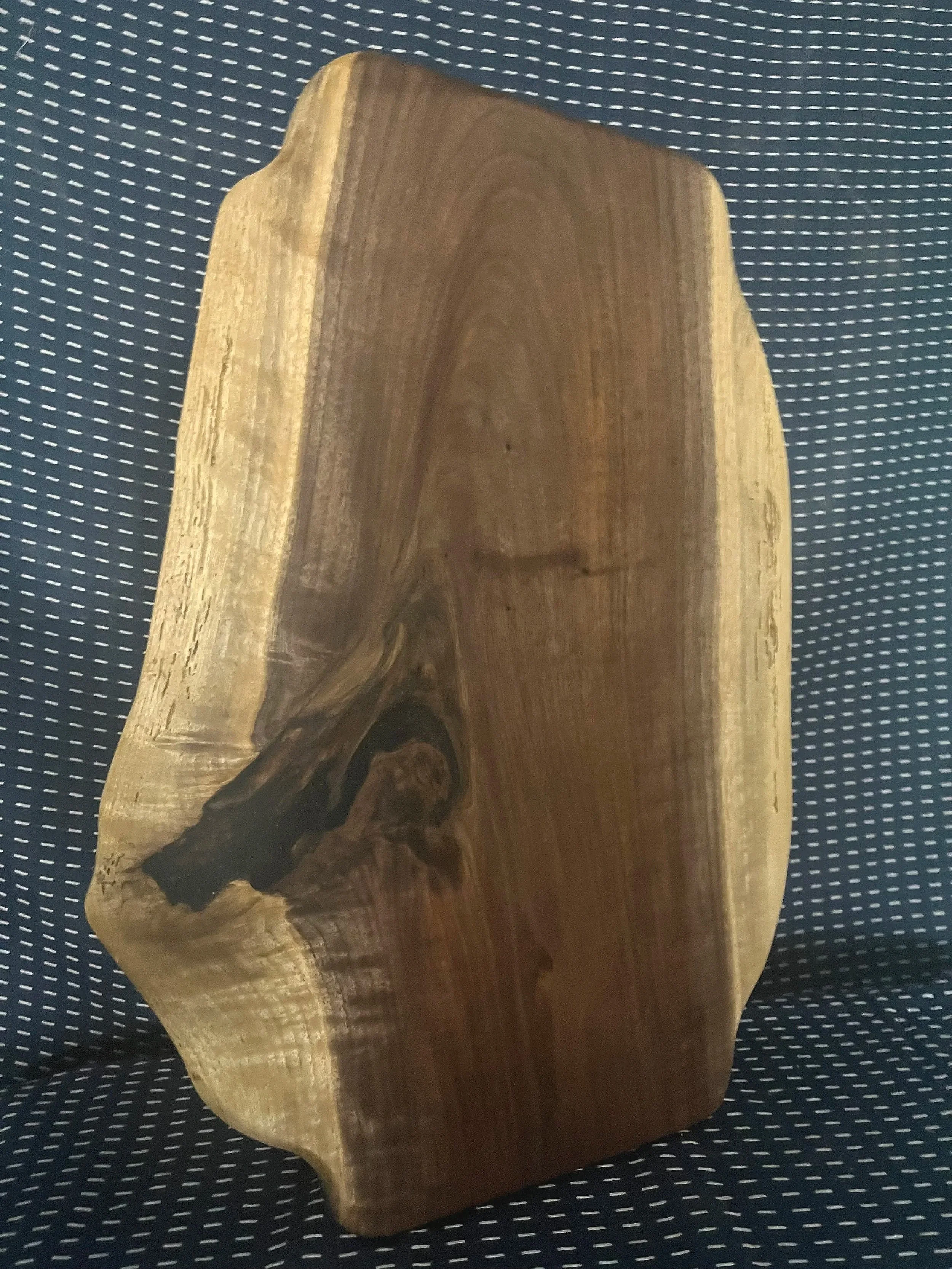LIVE EDGE WALNUT