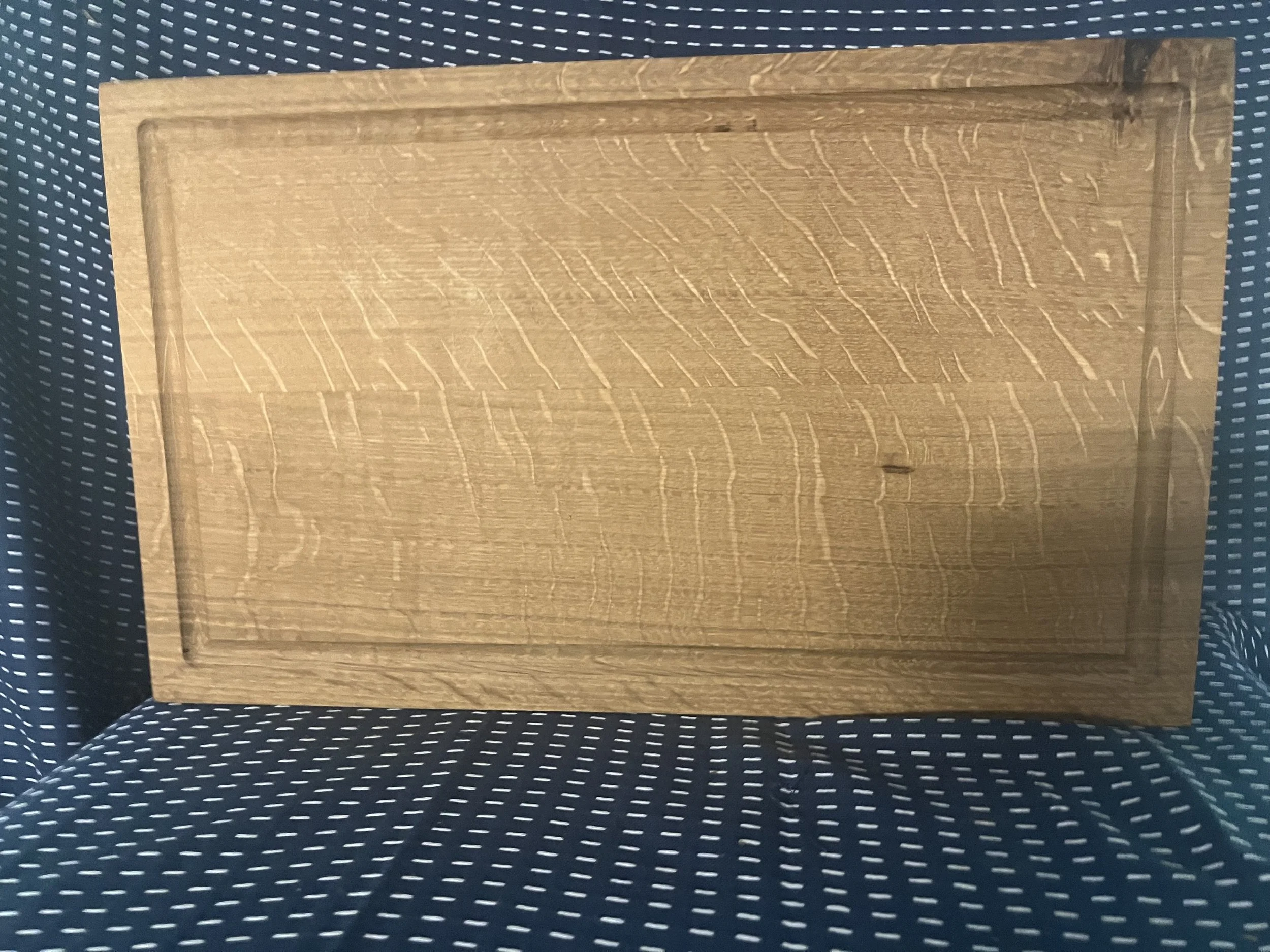 QUARTER SAWN OAK CUTTING BOARD