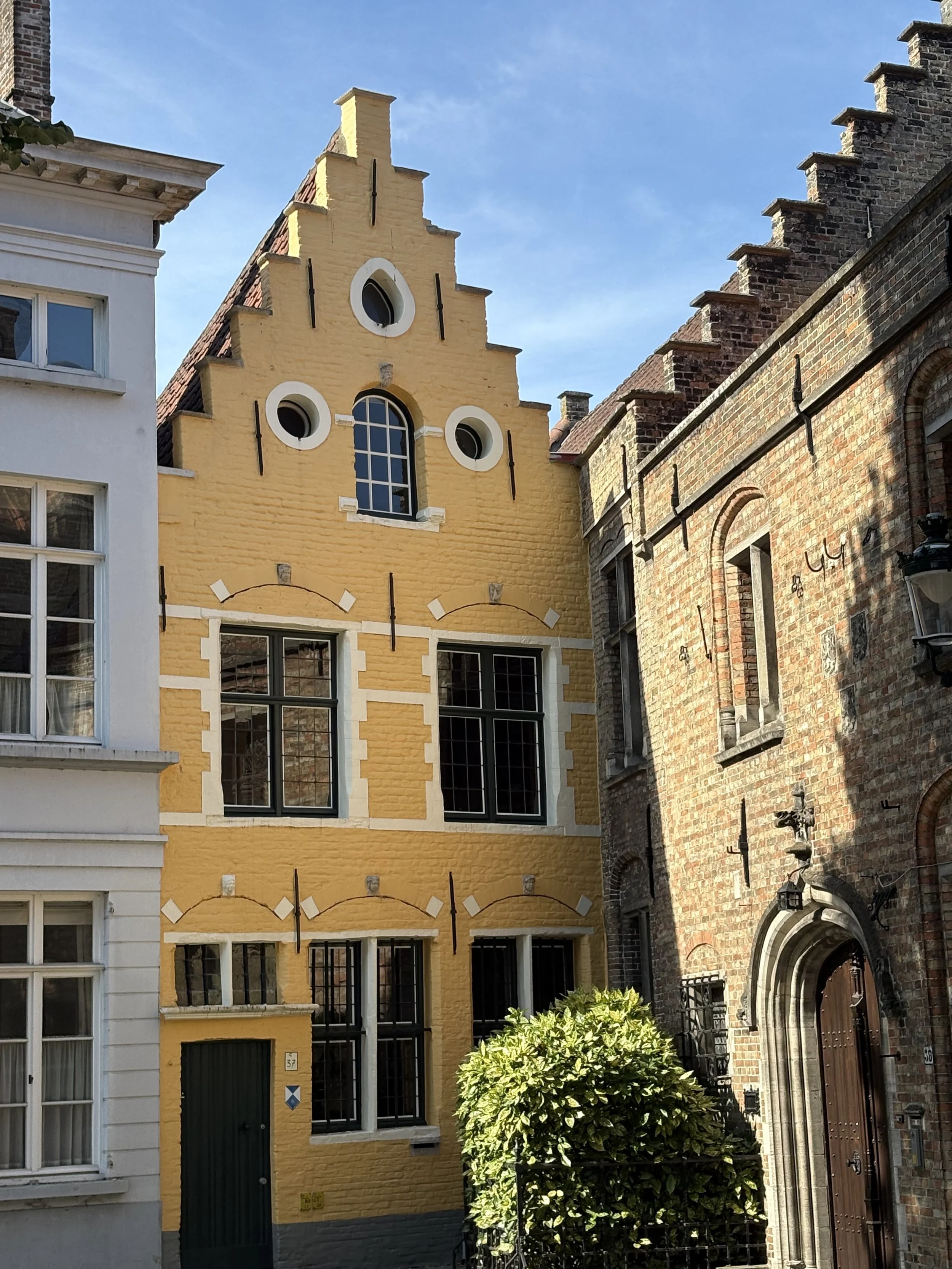 nice houses, classic flemish look