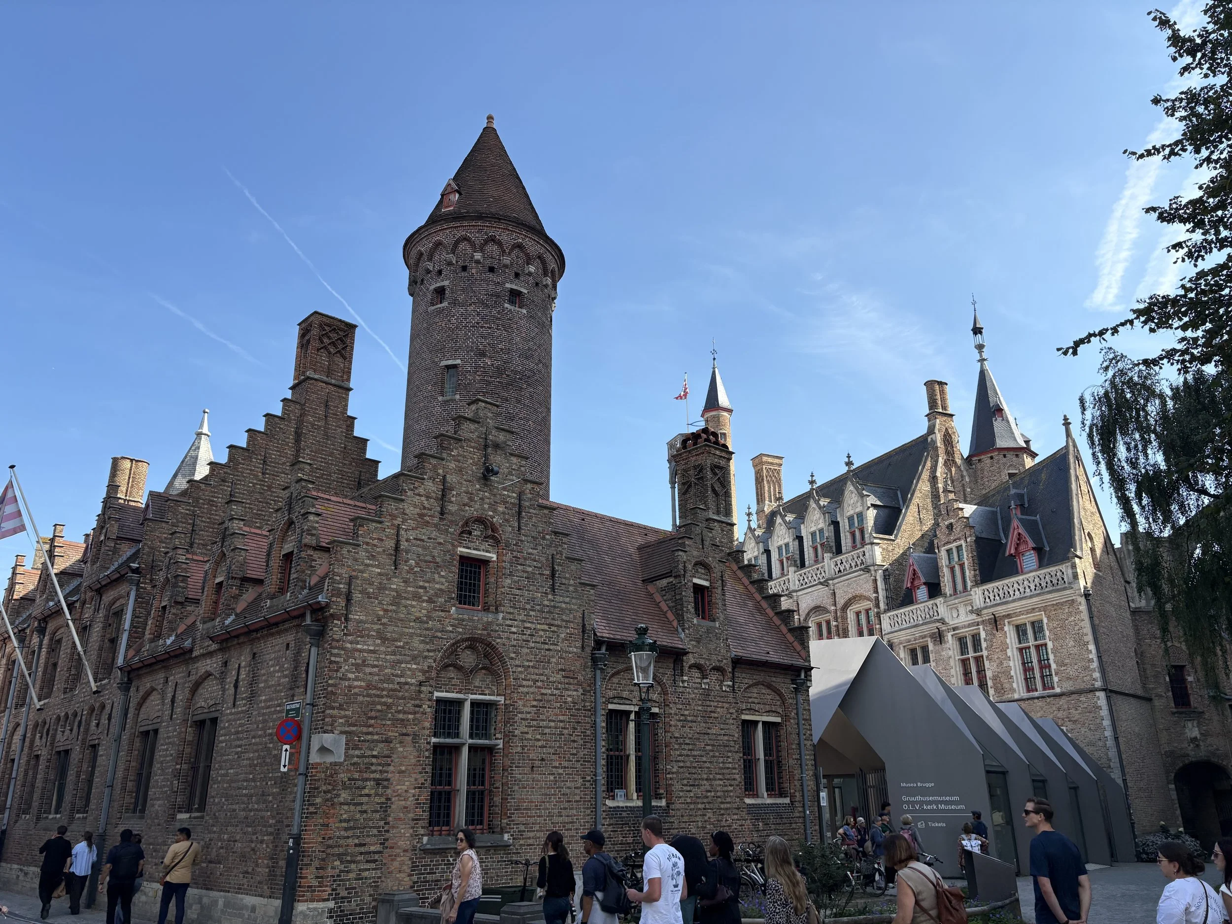 Medieval Gruuthuse and the Gruuthusemuseum in the back