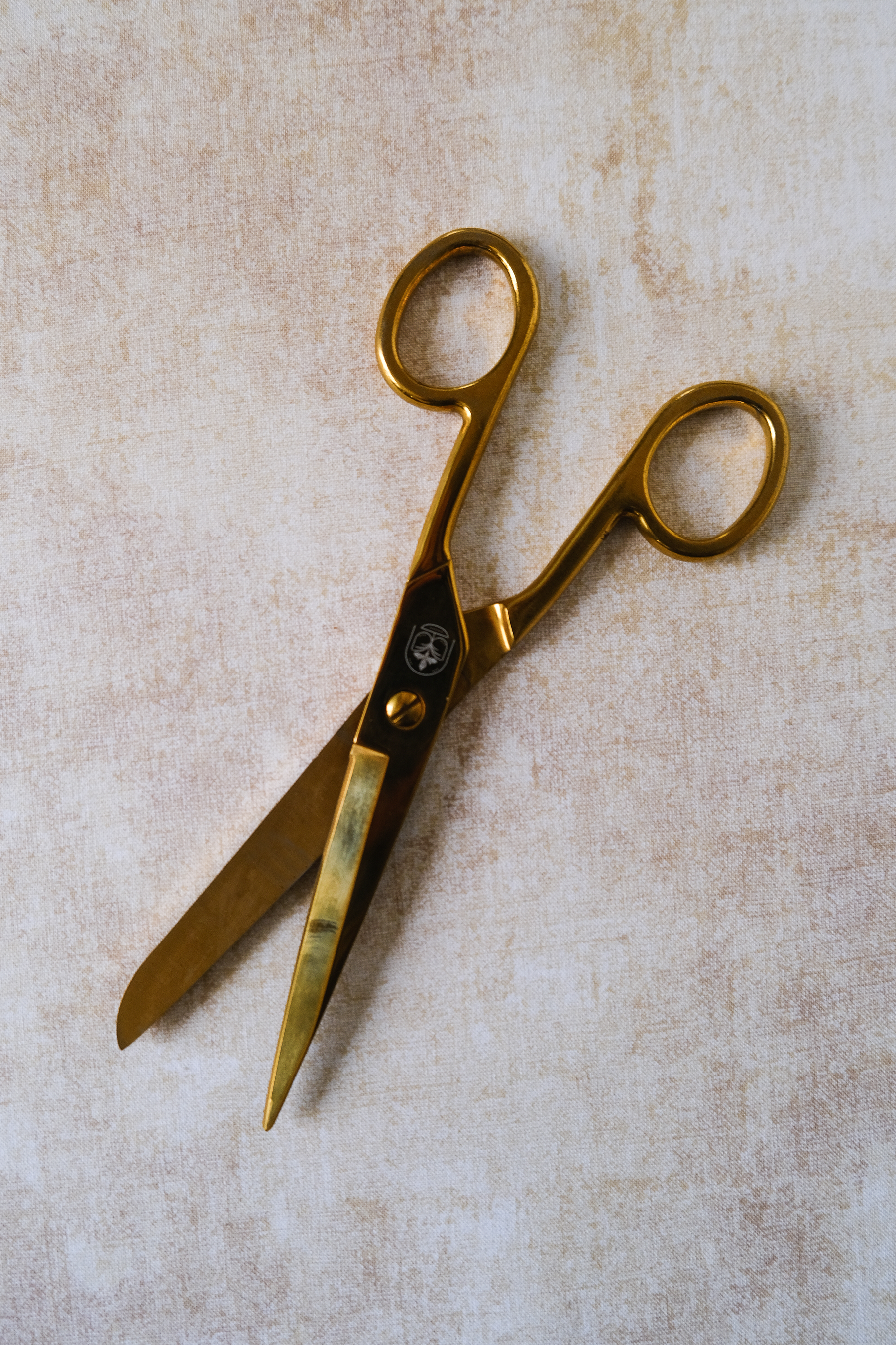 StudioScissors2.png