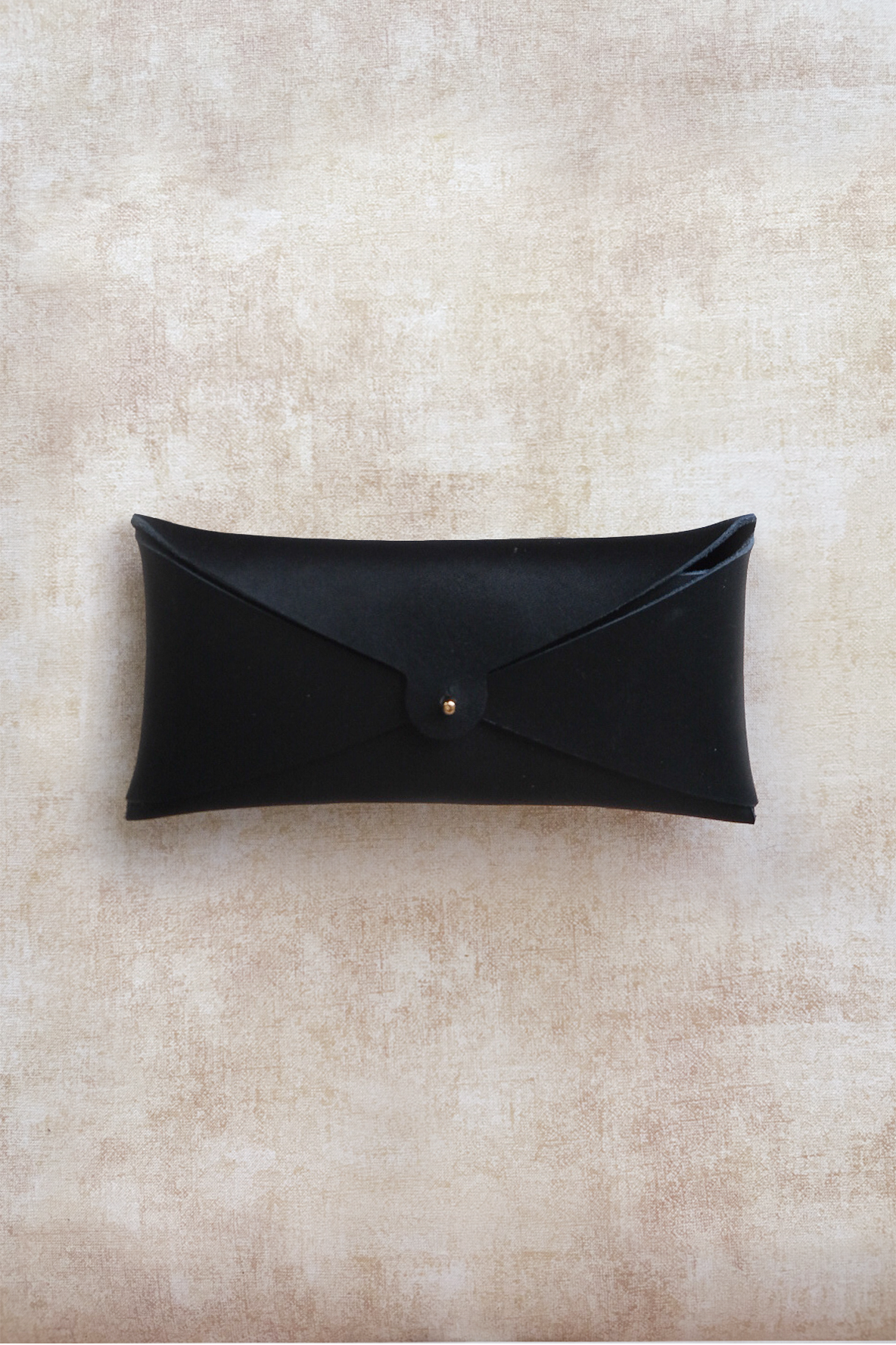 Atelier_Grande_Black_Front.png