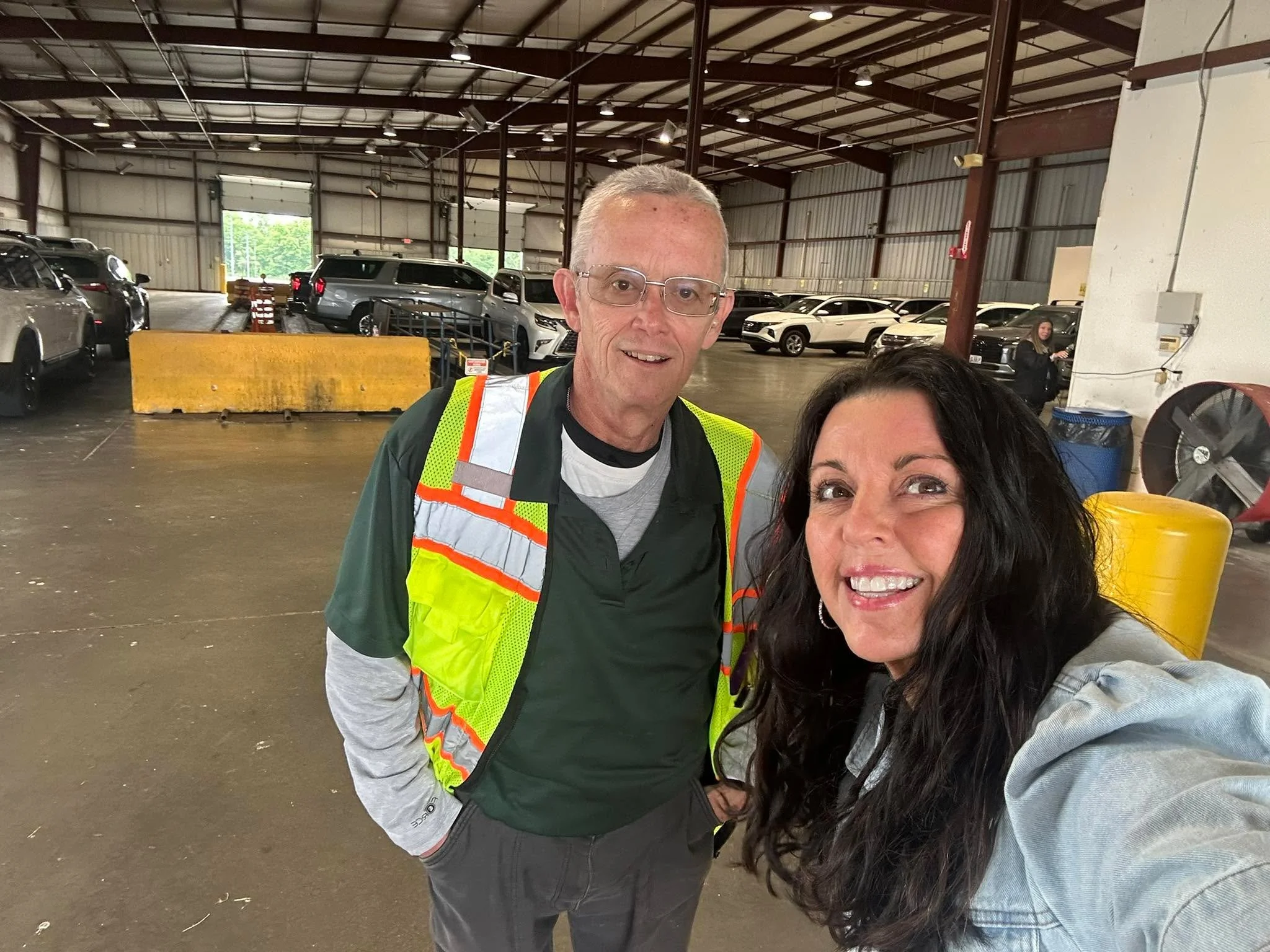 ✈️ Headed to Dallas for a last minute trip! 
🚙 Always enjoy seeing my customer, Mr. K at Park Air Express. Best place to park your car at MCI! 
🏃 In true Lynn fashion, I got to the gate just as they were boarding! 
🎉 Let the shenanigans begin! 
🇺