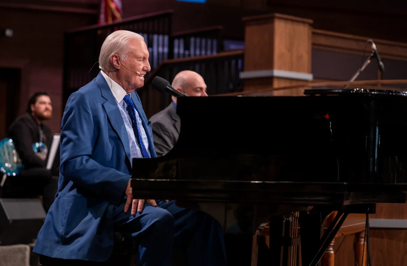 Jimmy Swaggart at the piano