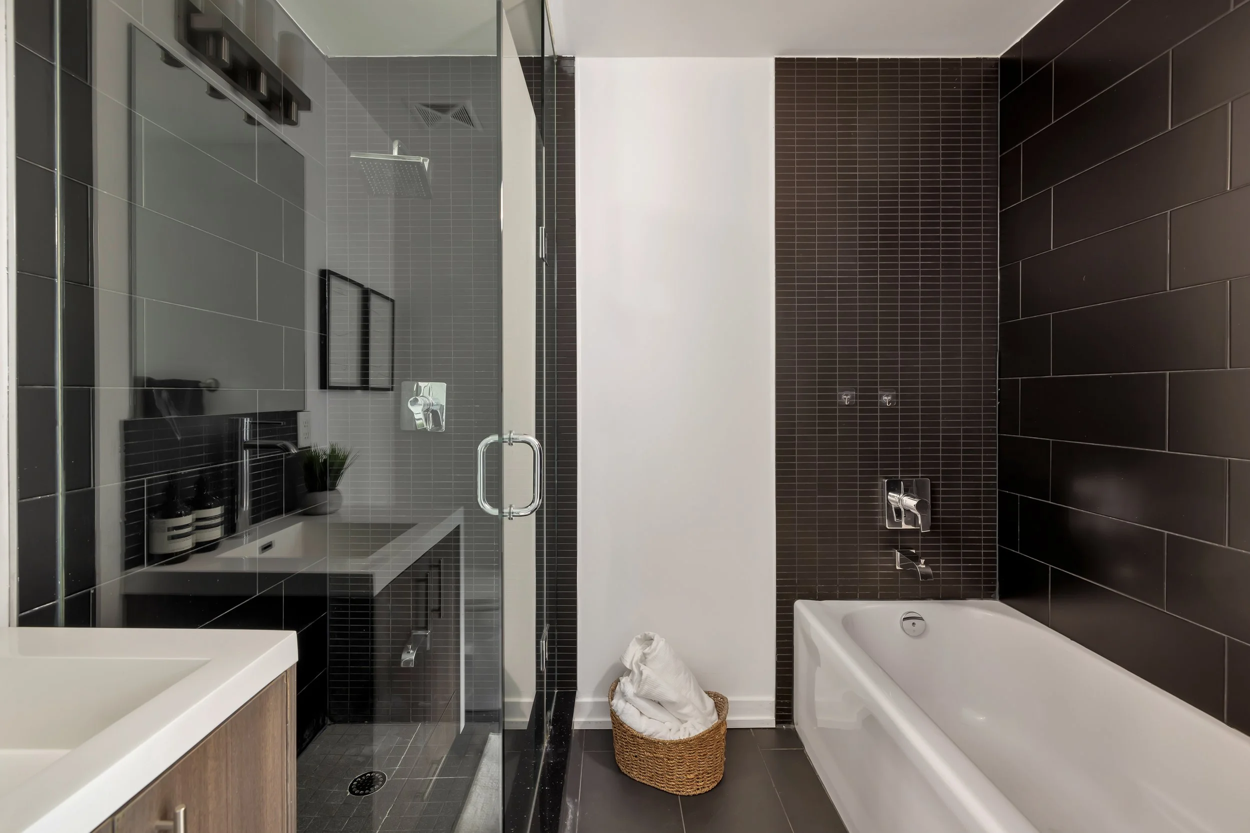 207B Manning Ave-40.jpg