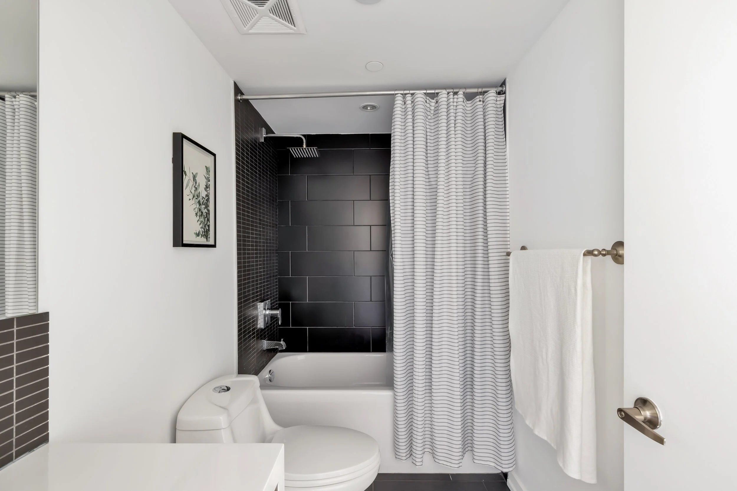 207B Manning Ave-52.jpg