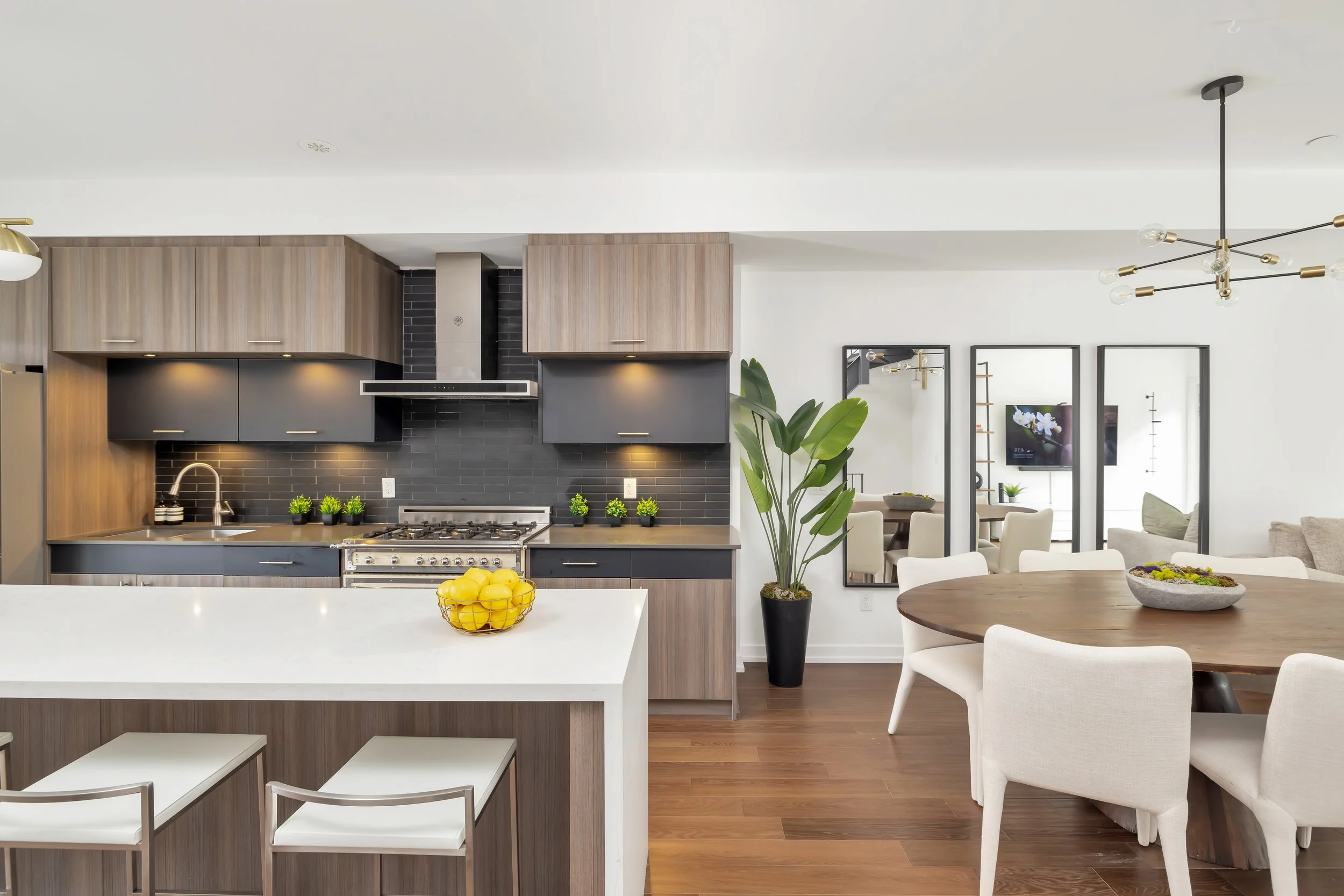 207B Manning Ave-33.jpg