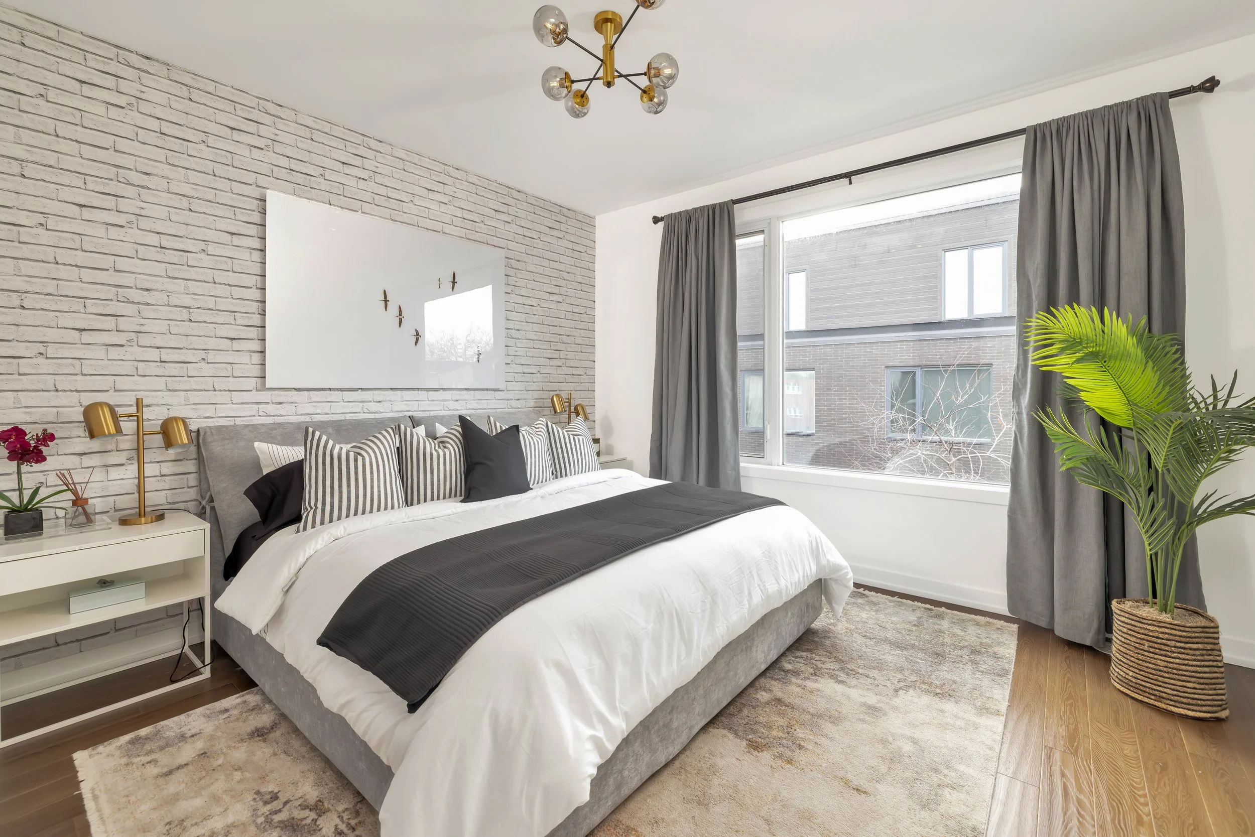 207B Manning Ave-36.jpg