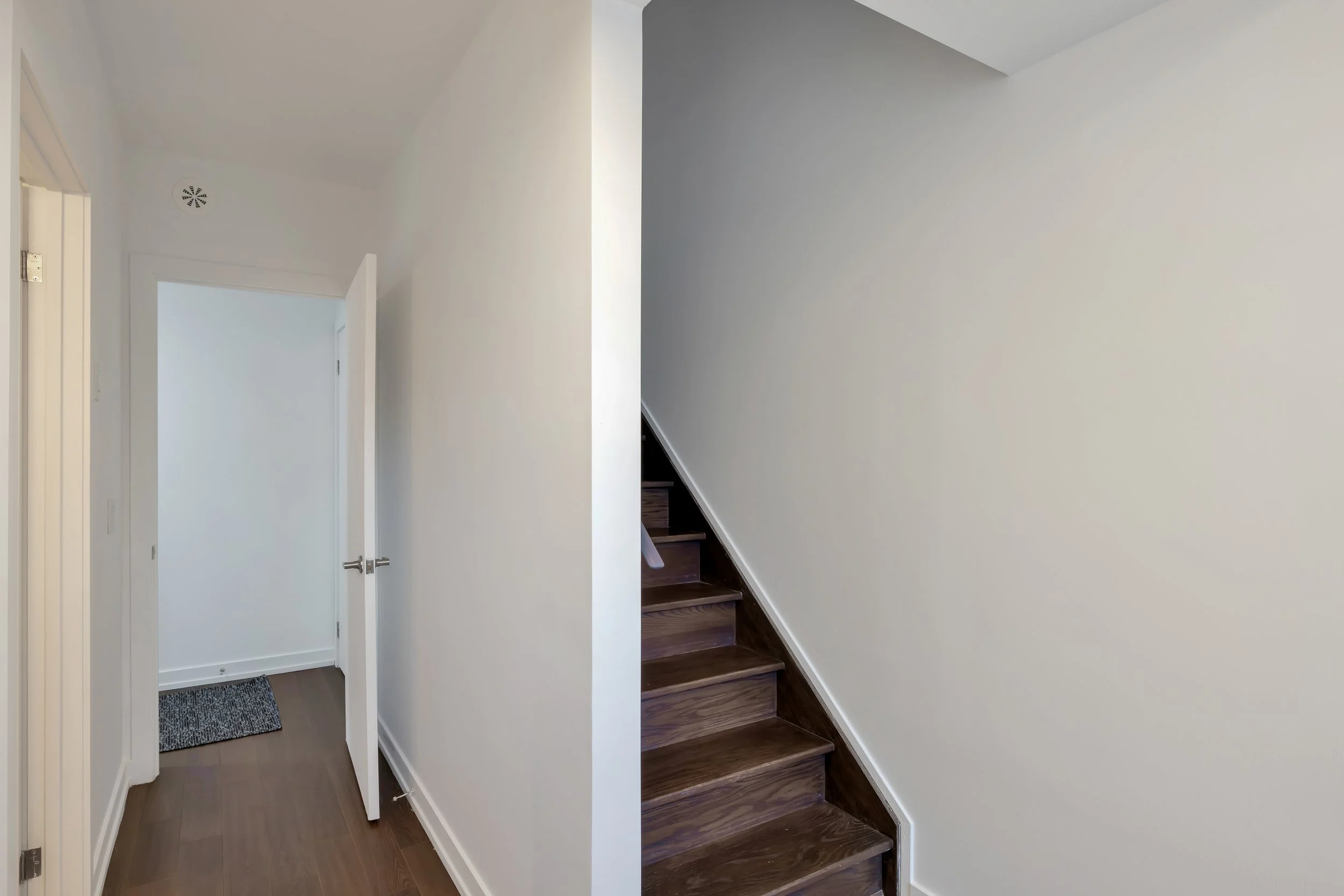 207B Manning Ave-47.jpg