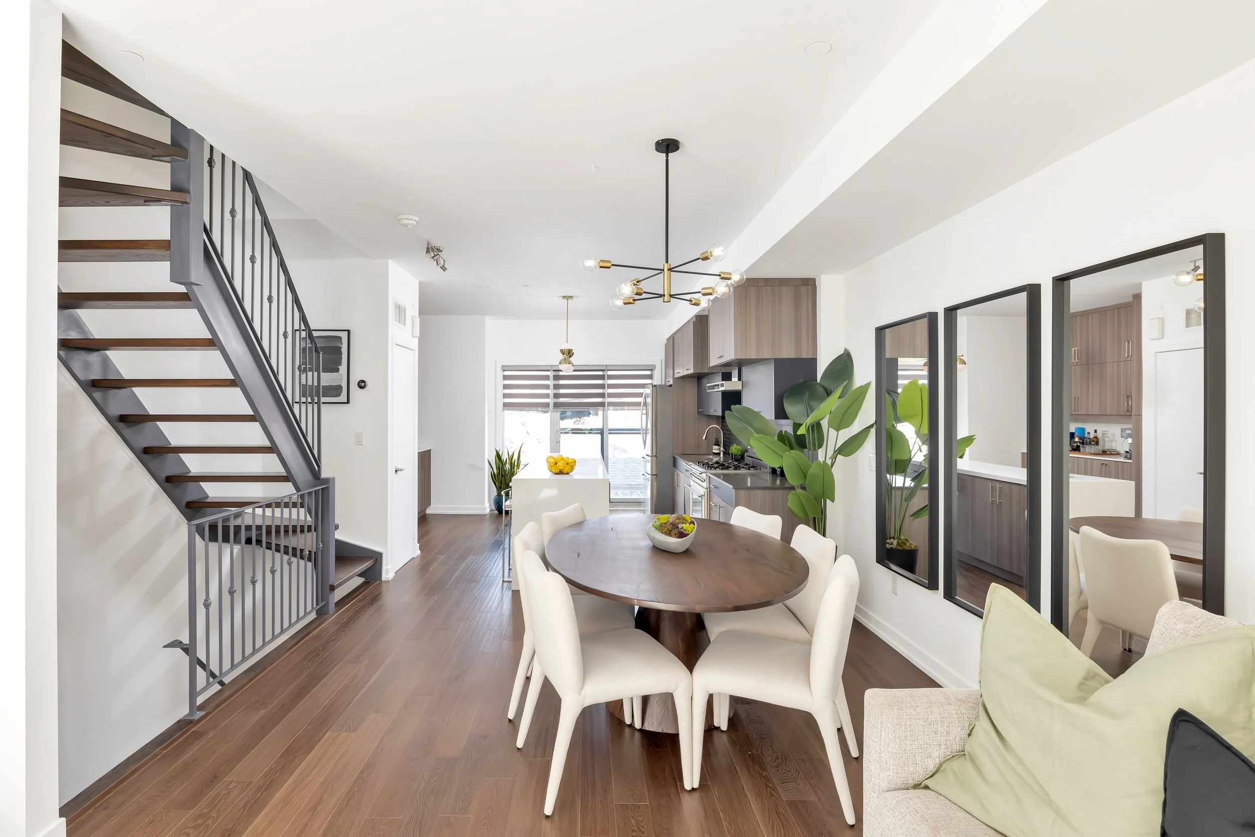 207B Manning Ave-22.jpg