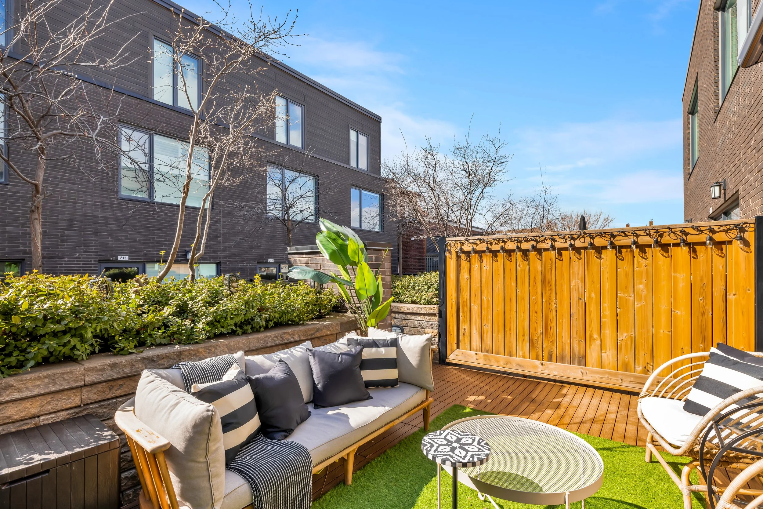 207B Manning Ave-9.jpg