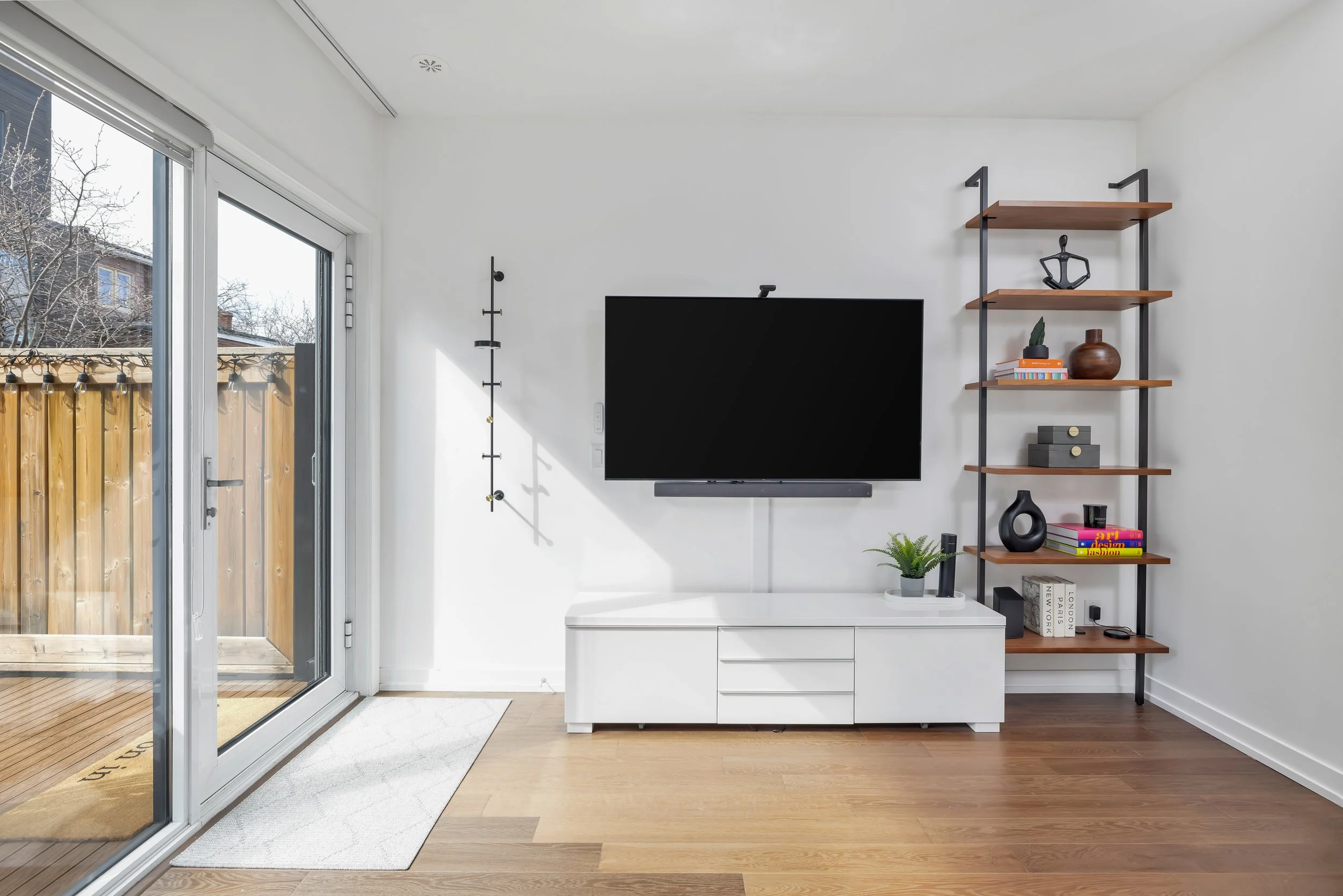 207B Manning Ave-13.jpg