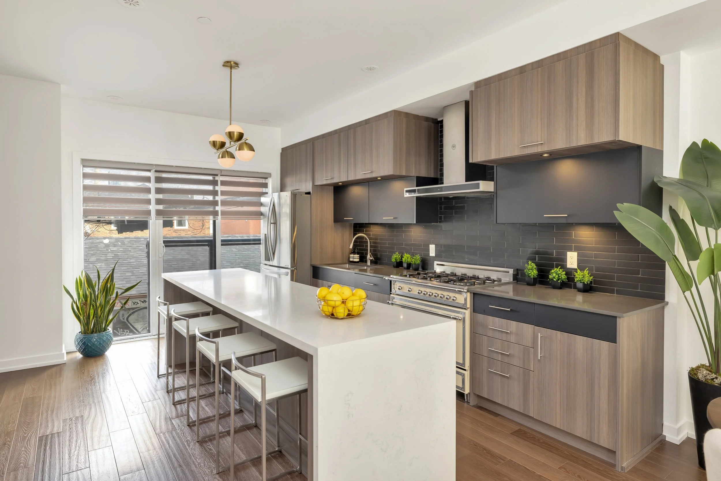 207B Manning Ave-28.jpg