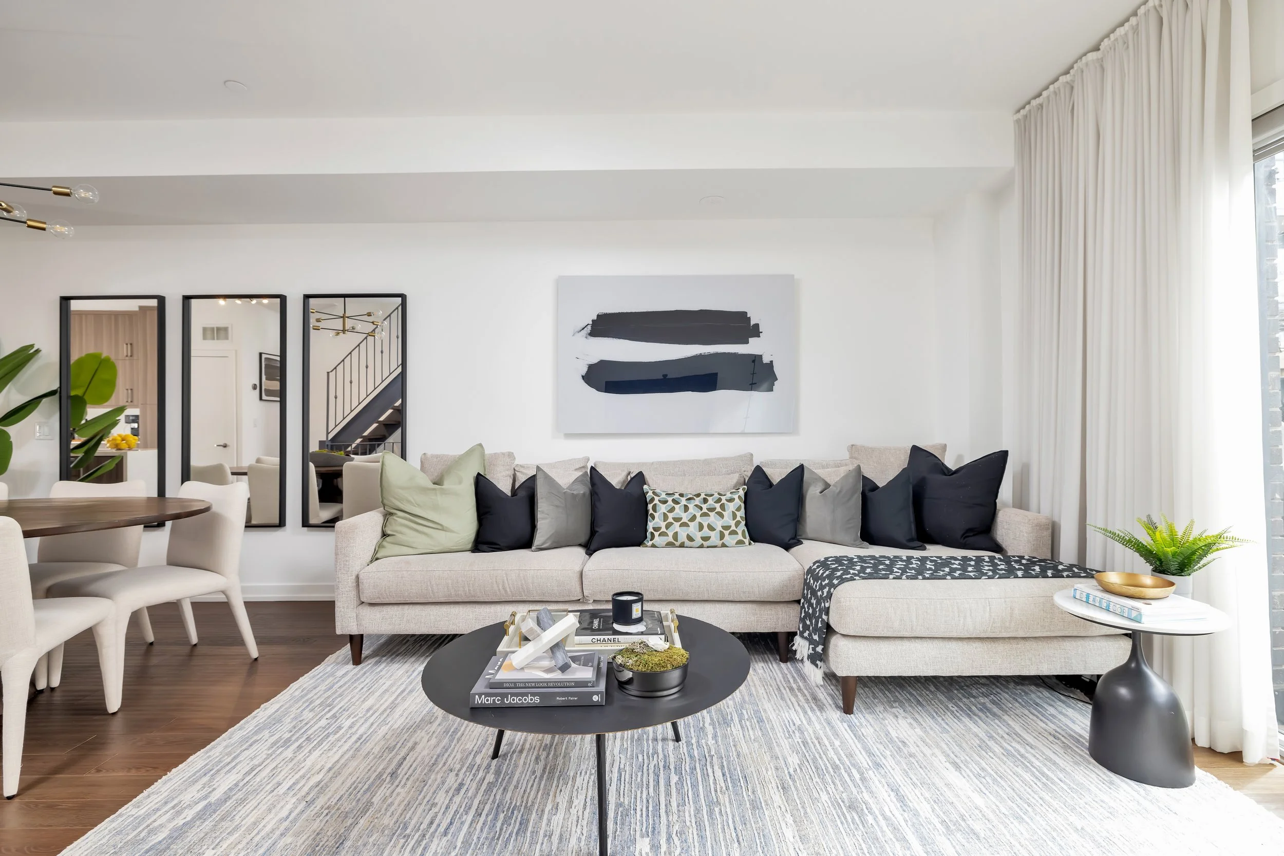 207B Manning Ave-17.jpg