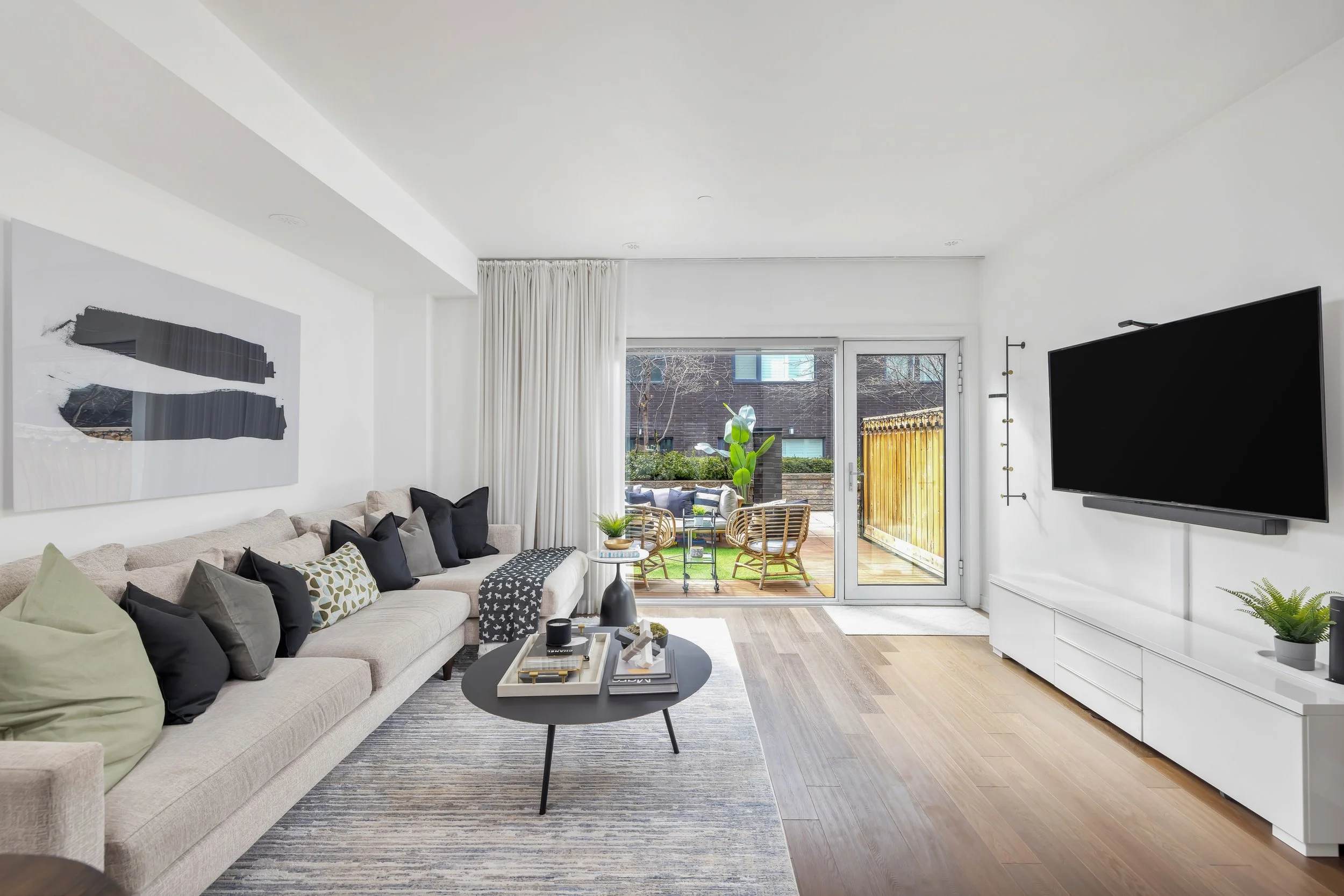 207B Manning Ave-12.jpg