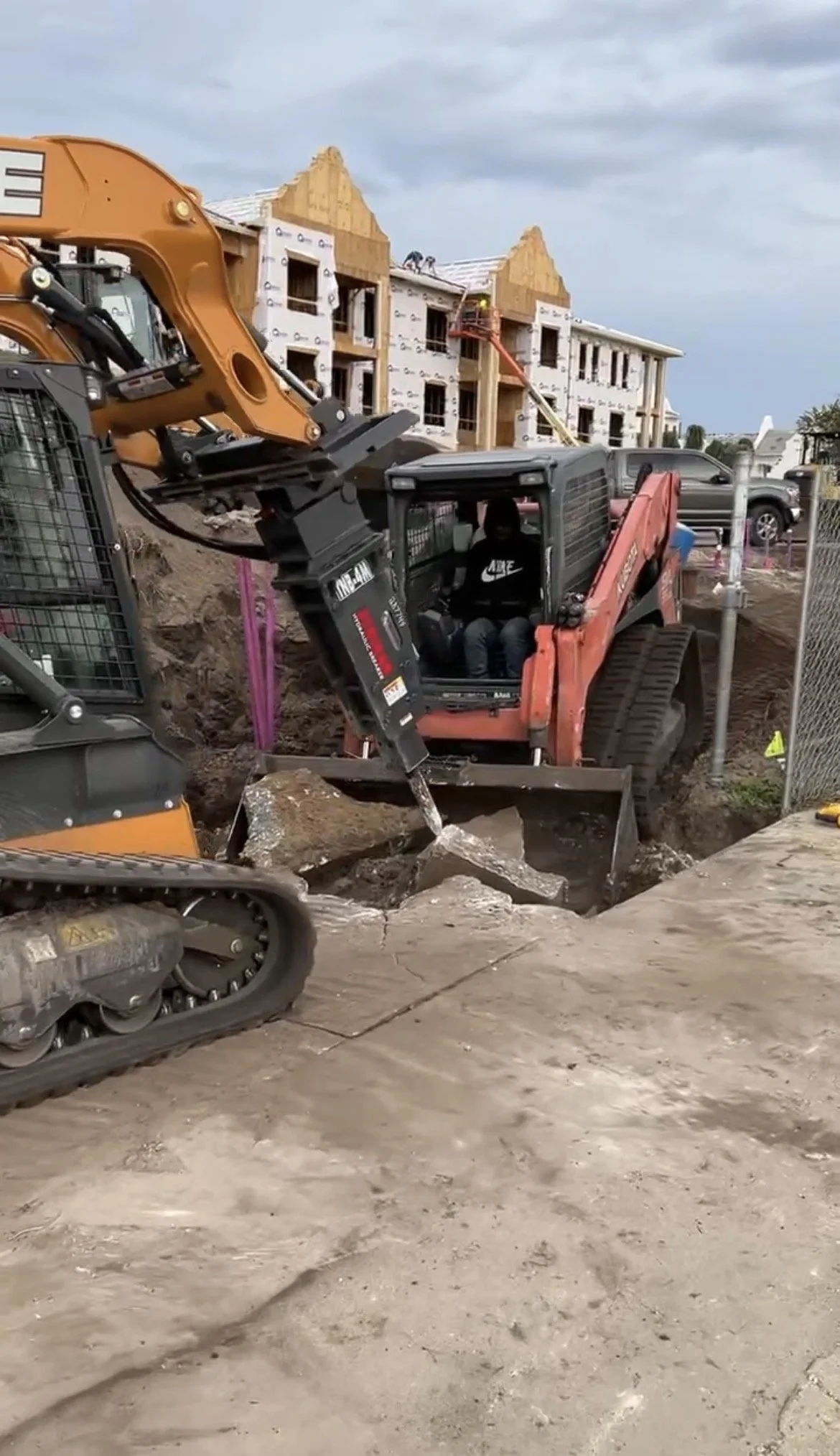 Demolition services specialized in the safe and efficient removal of residential, commercial and industrial one-story structures. We provide site assessments, structural dismantling, debris removal, recycling, and site cleanup. With a focus on safety