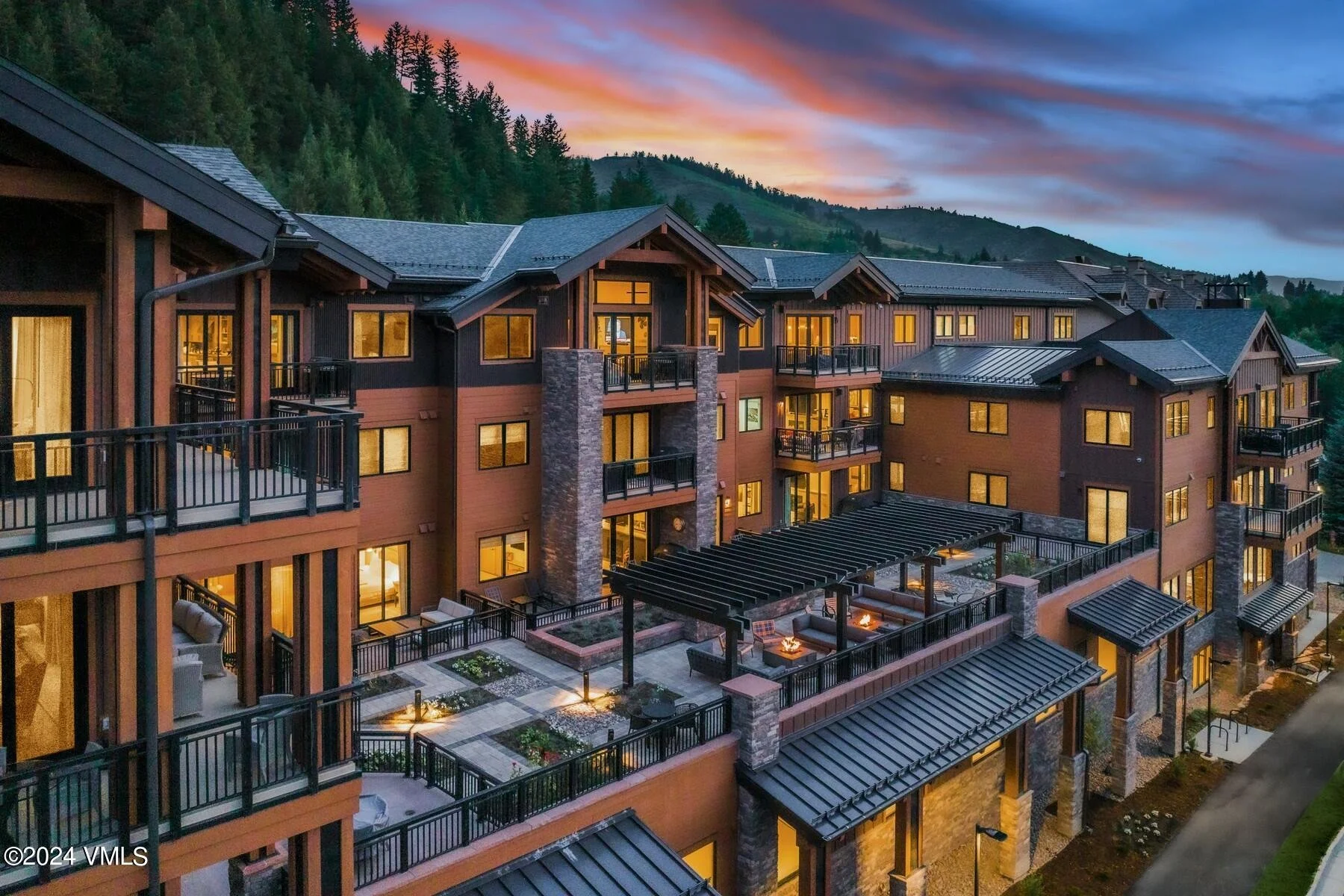 Frontgate Avon #418 — top-floor 3-bedroom condo near Beaver Creek