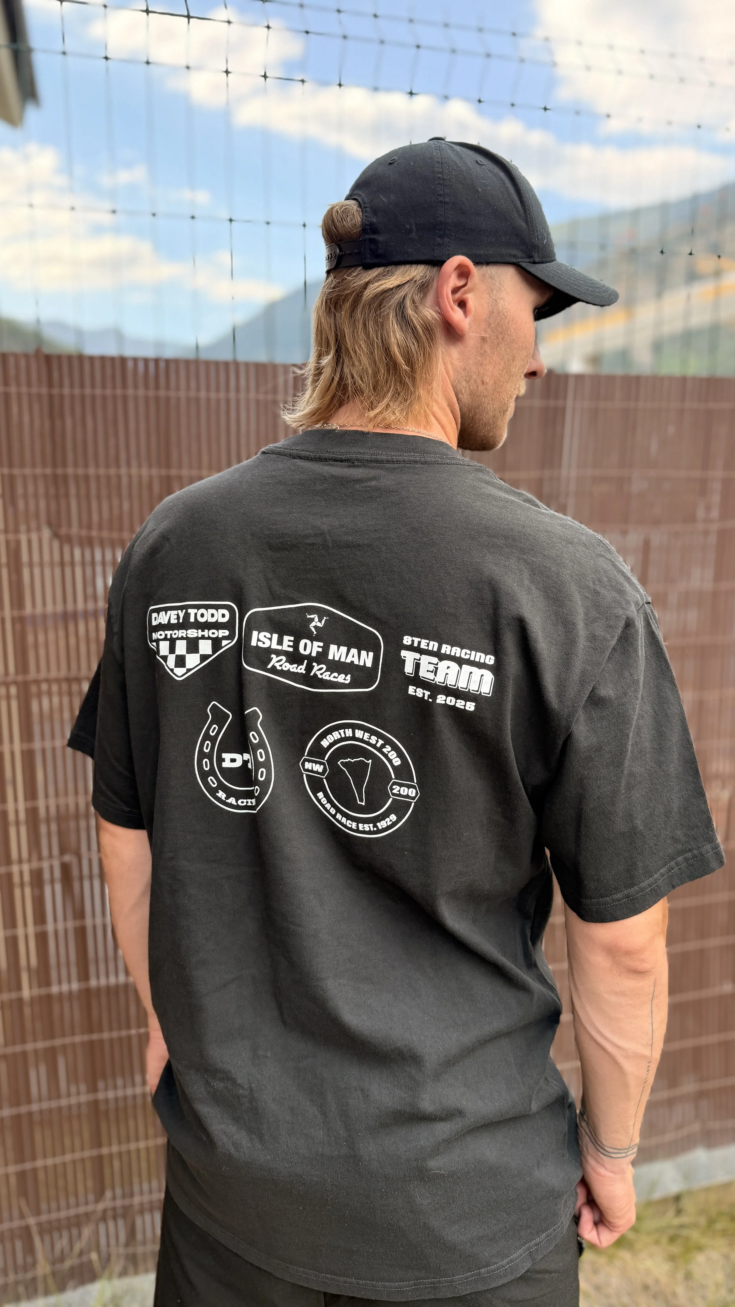 BLACK LOGO TEE