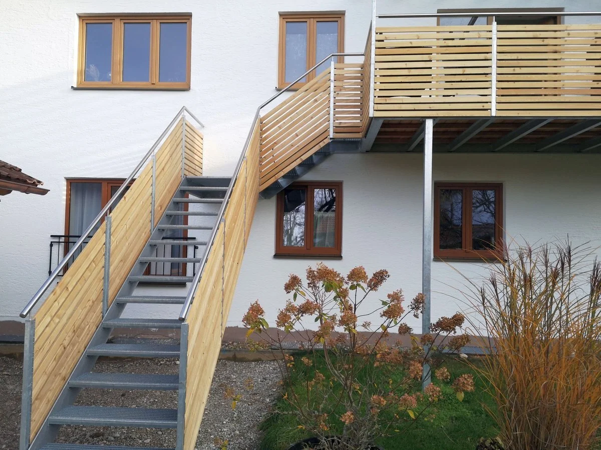 Balkon_mit_Treppe_1_klein.jpg