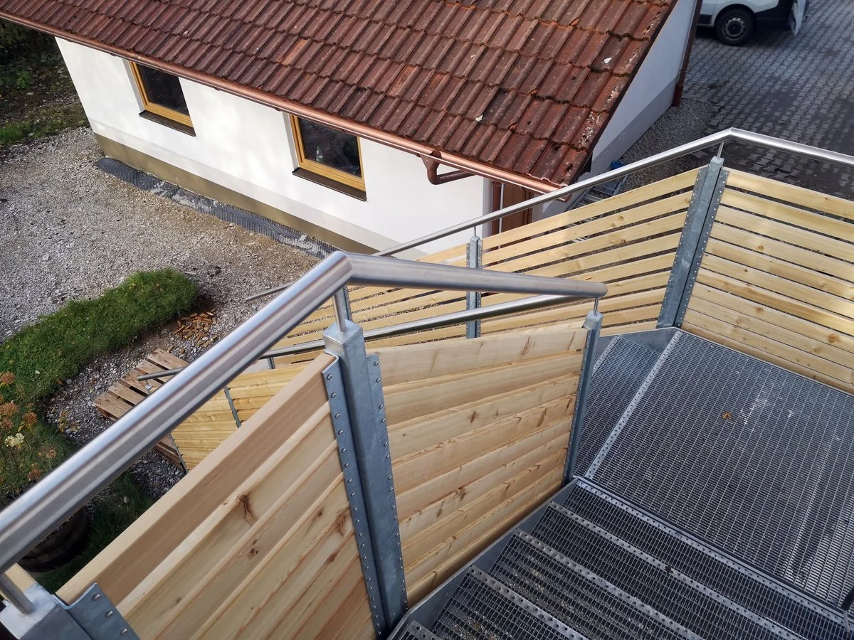 Balkon_mit_Treppe_3_klein.jpg