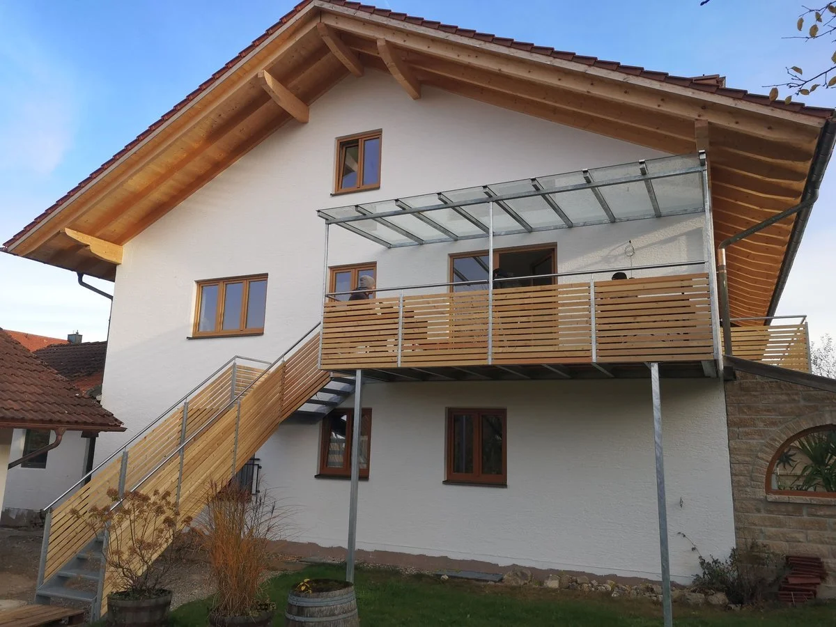 Balkon_mit_Treppe_2_klein.jpg