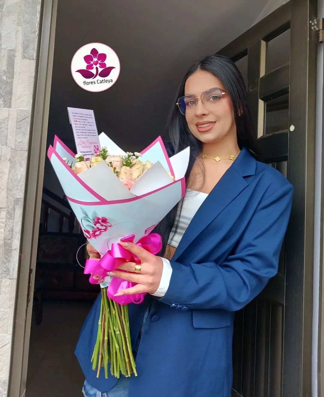 "&iexcl;Sorprende a quien m&aacute;s quieres! Un detalle as&iacute; de especial puede ser para ella. #FloresIpiales#DeliveryIpiales #Cumplea&ntilde;os"