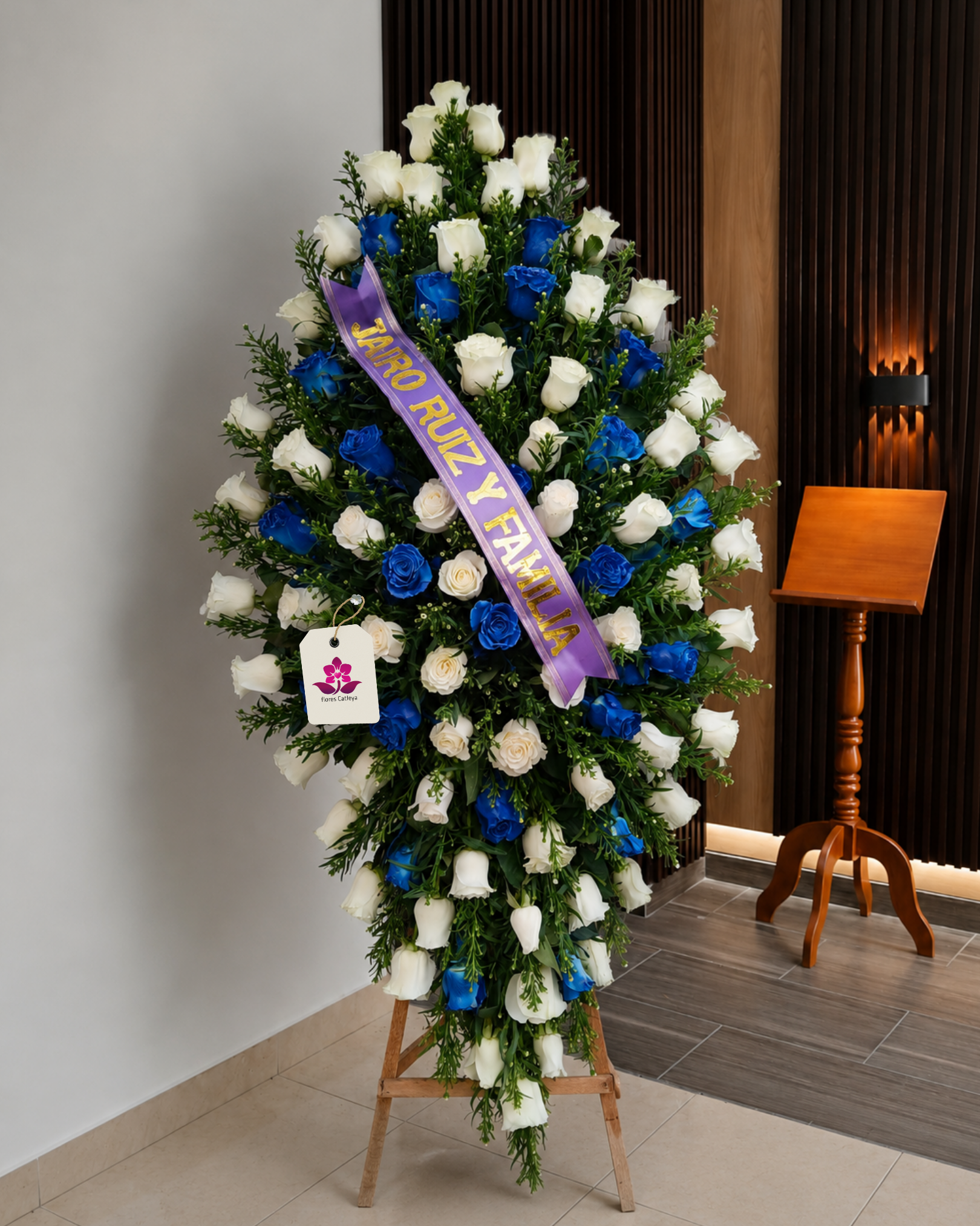 pedestal-rosas-azules-blancas-ipiales.png