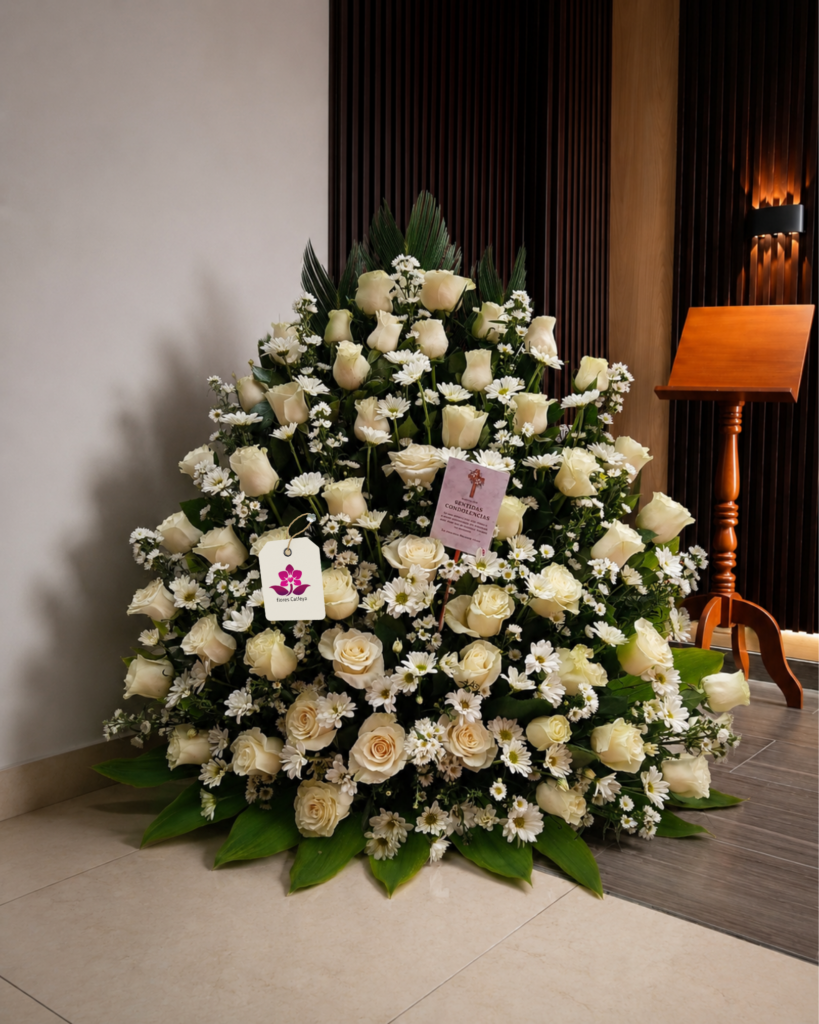 Arreglo Fúnebre "Paz Eterna" - Rosas Blancas y Flores de Estación