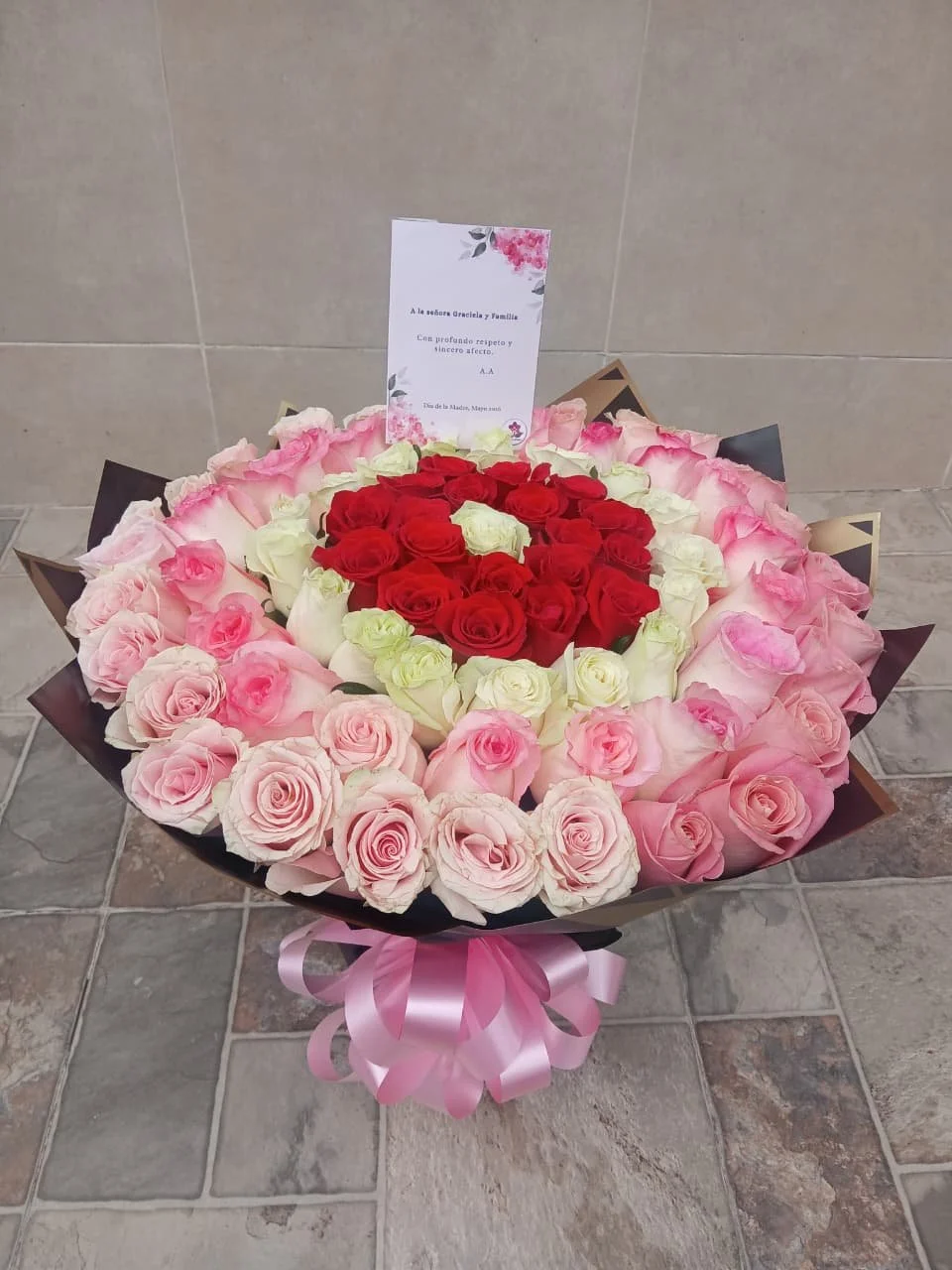 ramo-buchon-100-rosas-ipiales-flores-catleya.jpeg