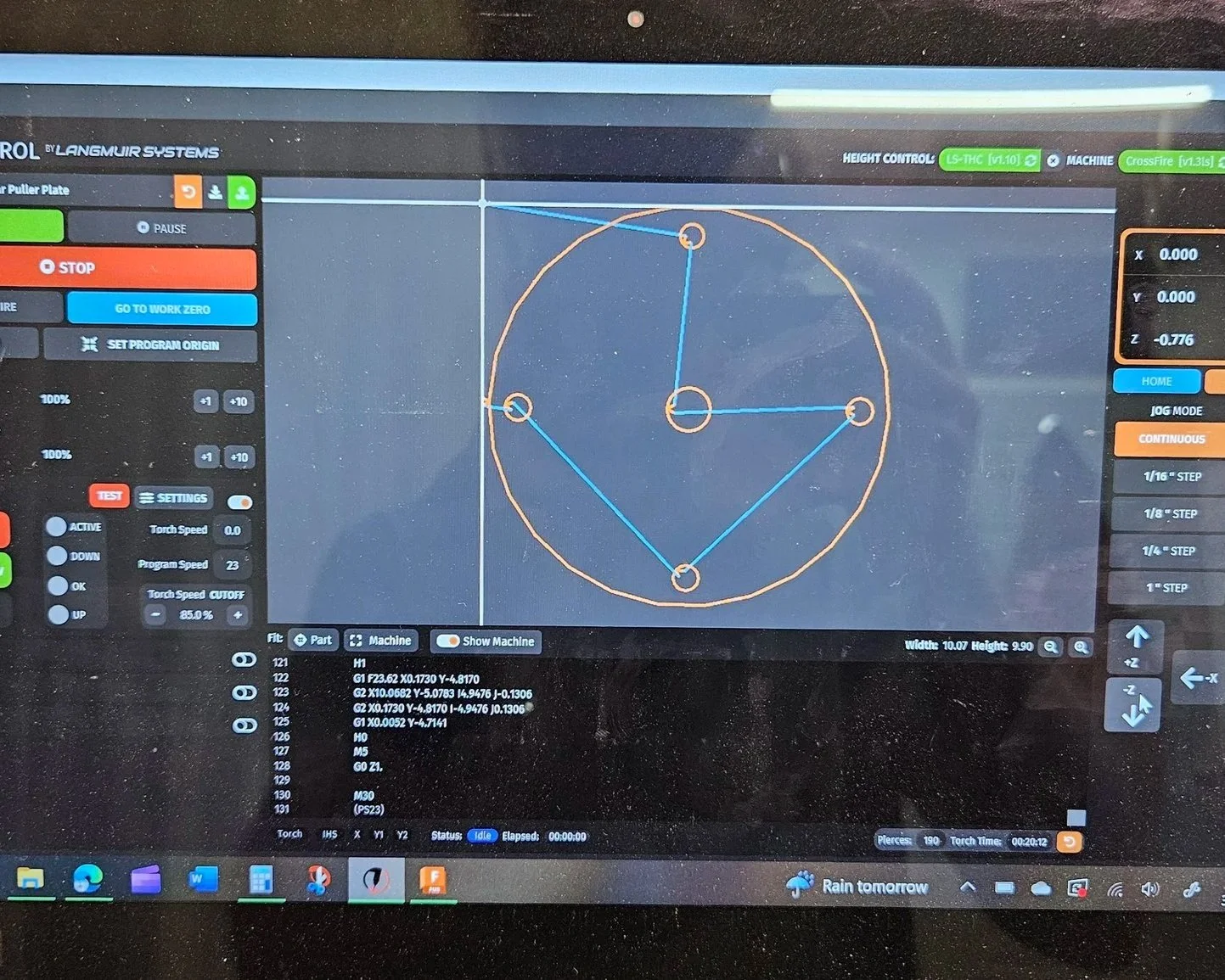 A CNC machine control screen showing a circular design with five points and lines connecting them, used for machining or engraving tasks.