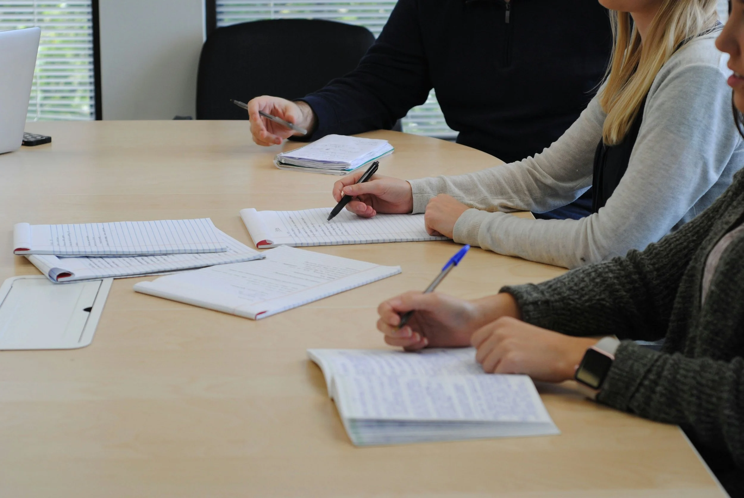 Harcèlement psychologique au travail : 10 erreurs critiques dans votre politique d’entreprise