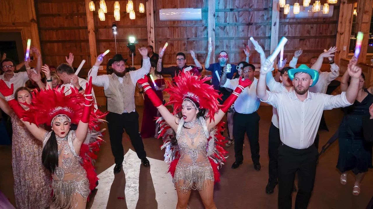 18_the_party_comes_alive.jpg