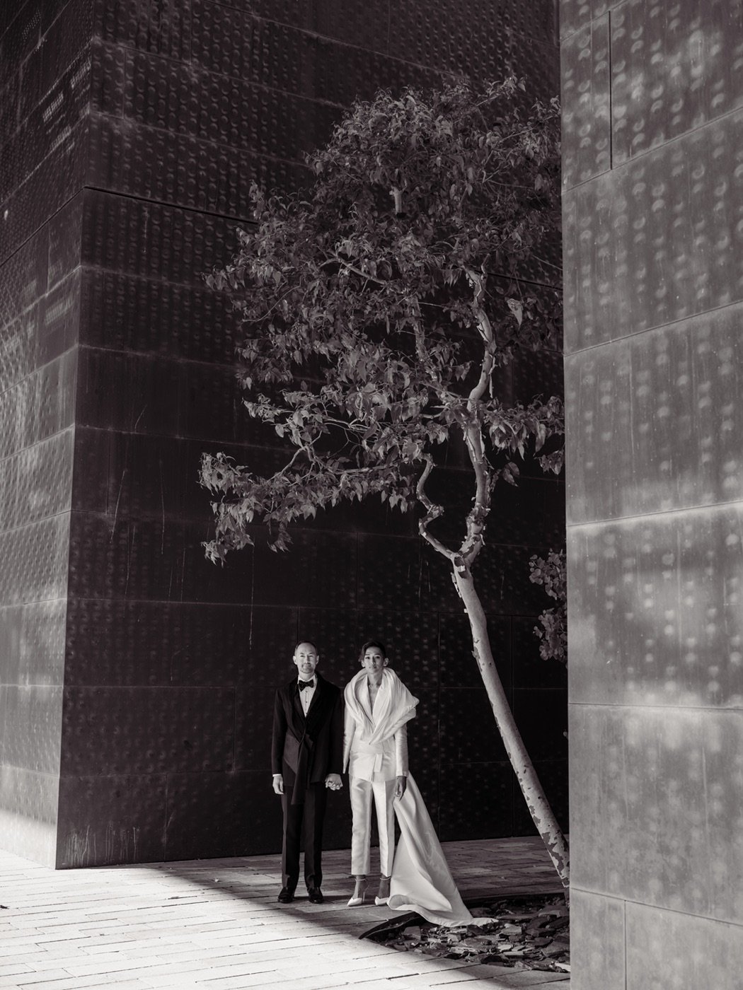 alt_fashion_couple-tree-bw_web.jpg