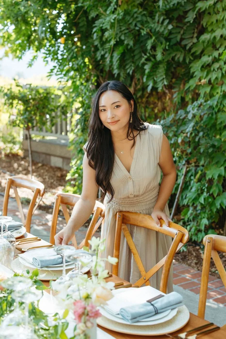 Masumi of Events by GS styling an outdoor reception table at a San Francisco Bay Area wedding.