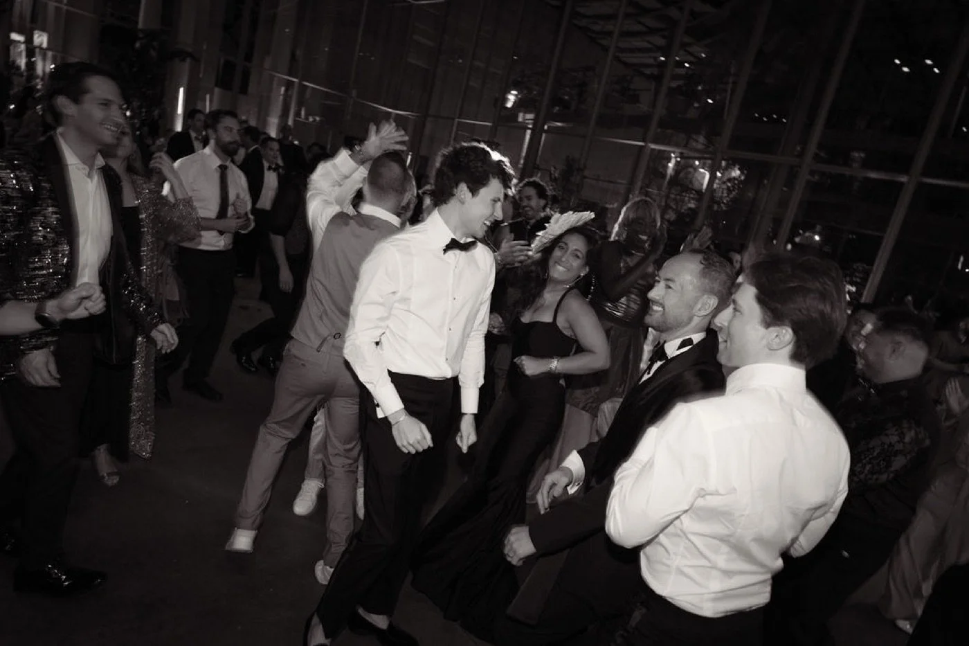 12_party_dancefloor_web.jpg
