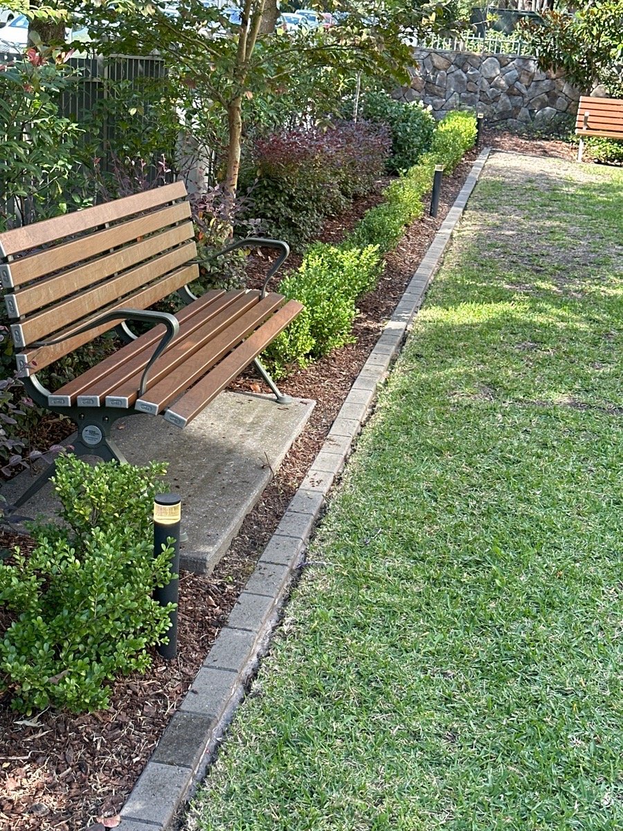 Building_B_front_garden_Lights_working.jpg