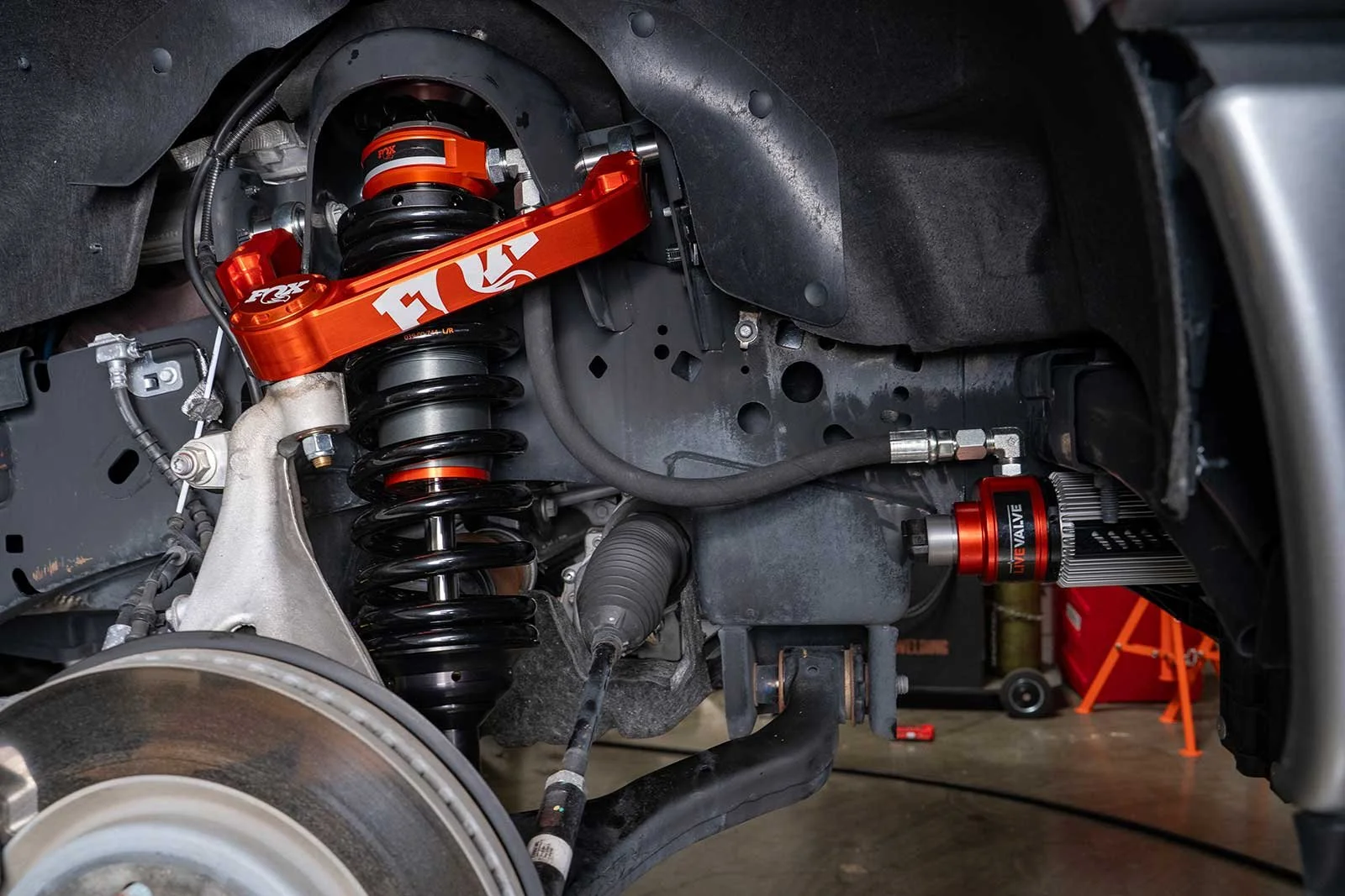 blog-fox-32-live-valve-f-150-kit-installed-05.jpg