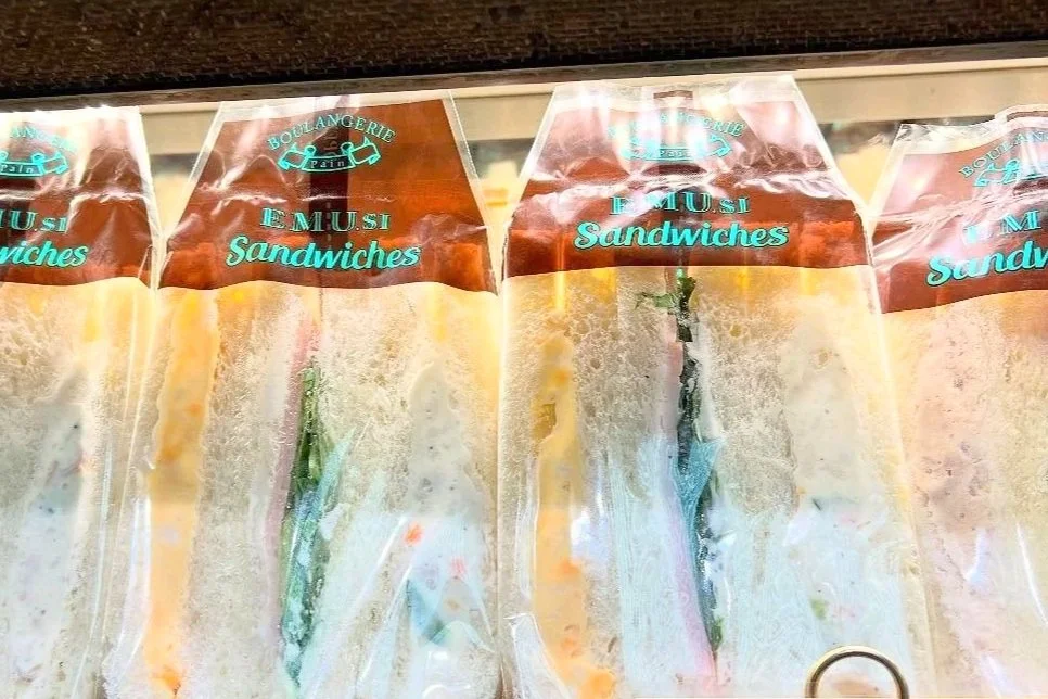 ゆで卵、きゅうり、ポテトサラダのサンドイッチ3つがパックされた「ミックスサンド」
