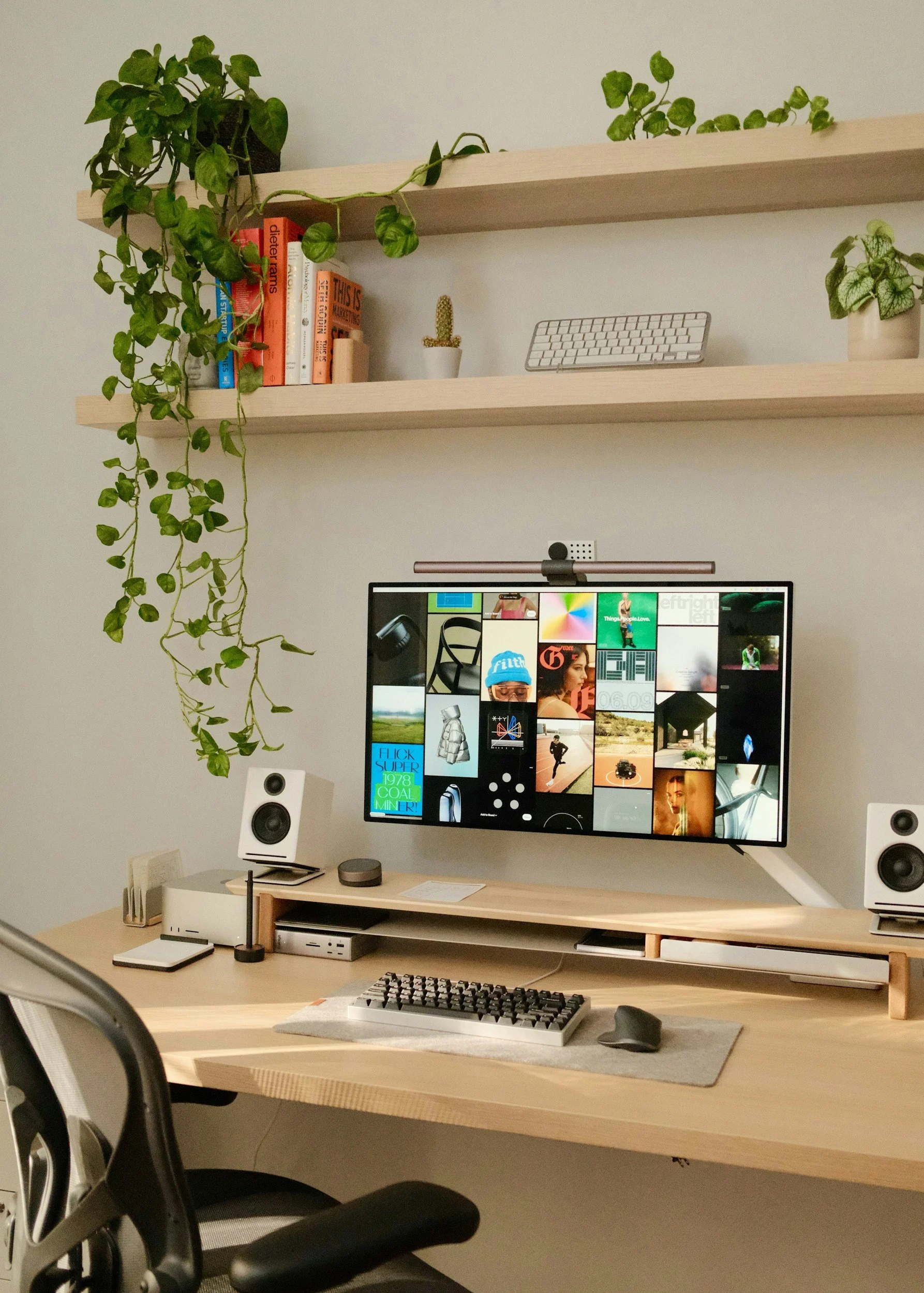 Cozy Desk, Virtual Assistant