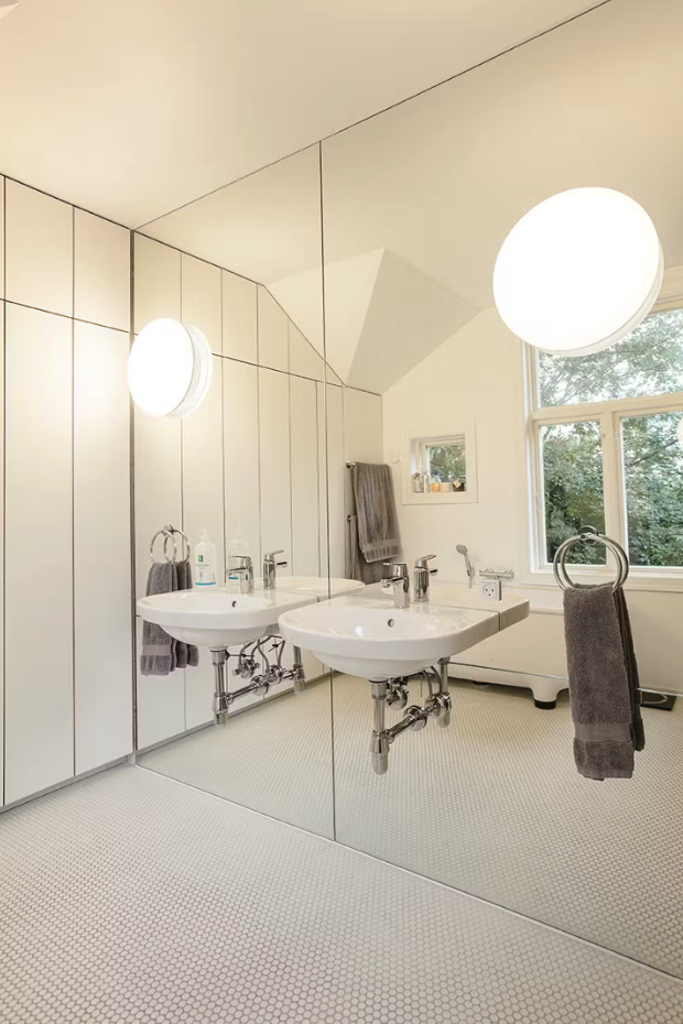 Dronningholm_Bathroom.png