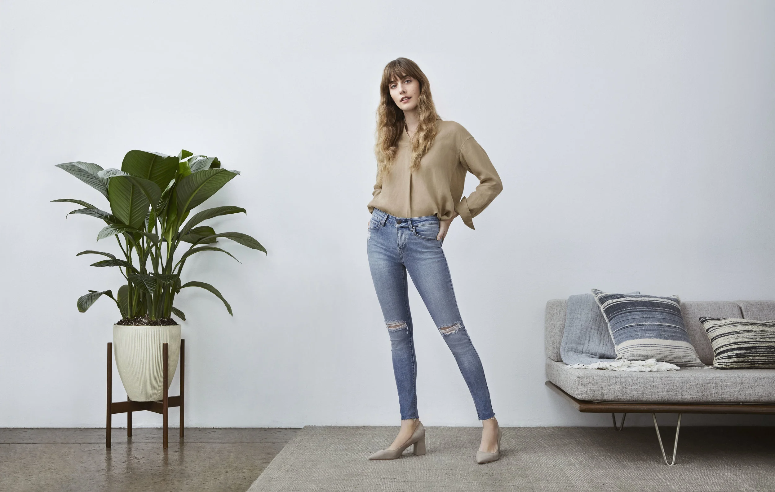 UNIQLO 19SS Ultra Stretch Jeans Key Visual