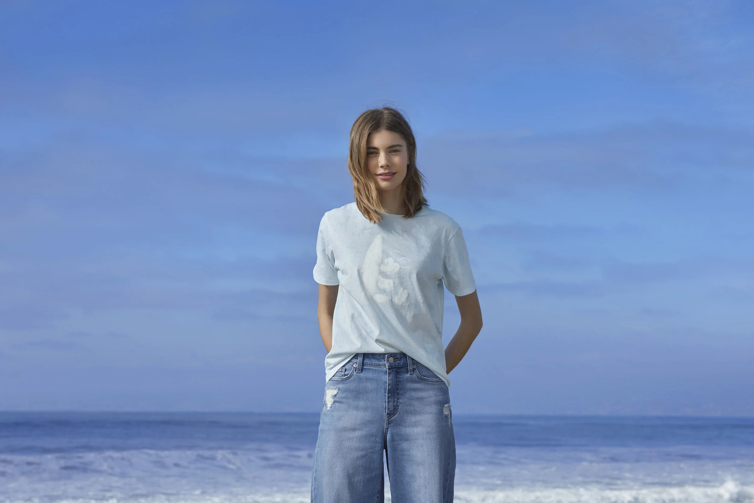 190110_Uniqlo_UTmickyBlue_Female_KV-0253.jpg